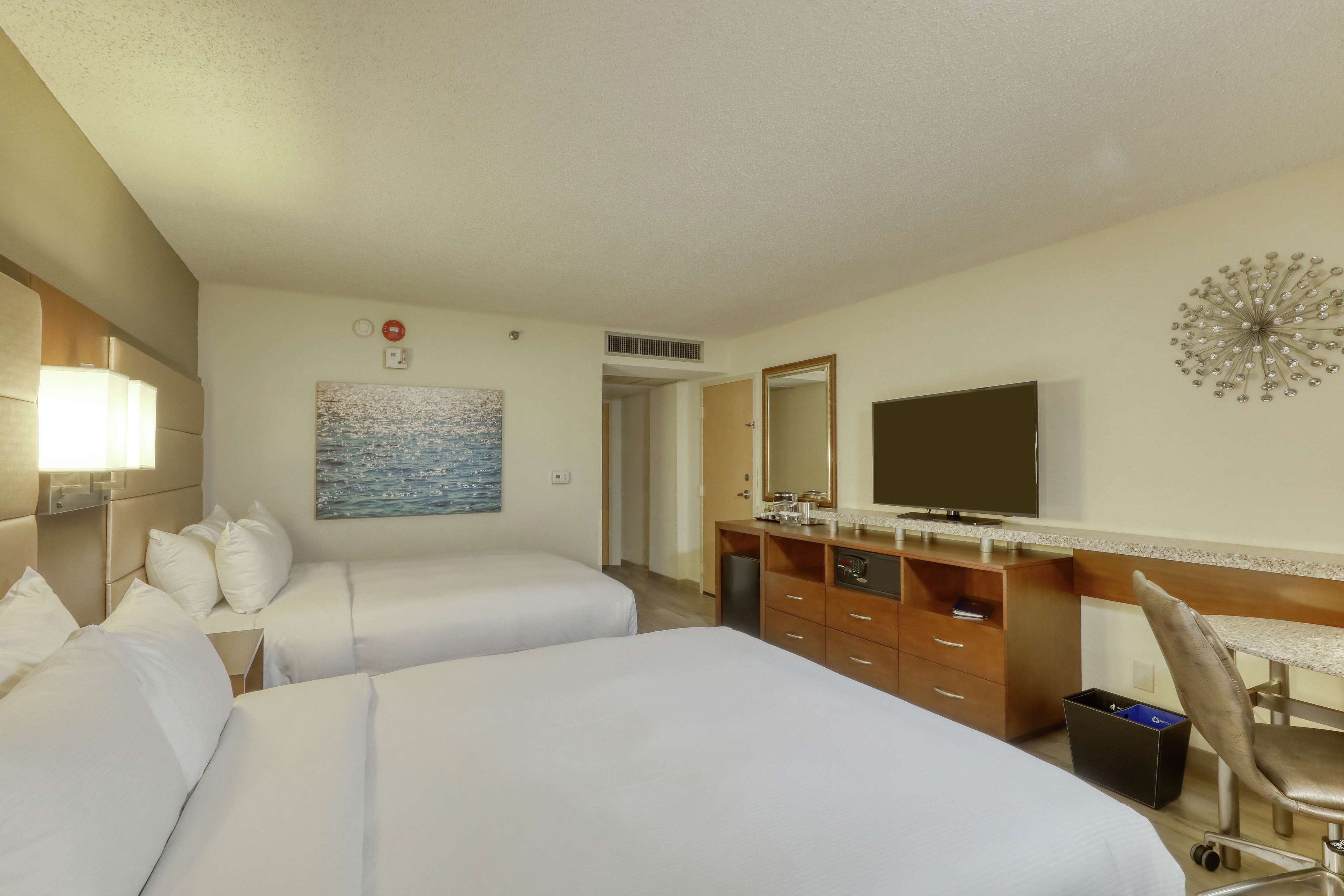 DoubleTree Beach Resort by Hilton Hotel Tampa Bay - North Redington Beach Photo