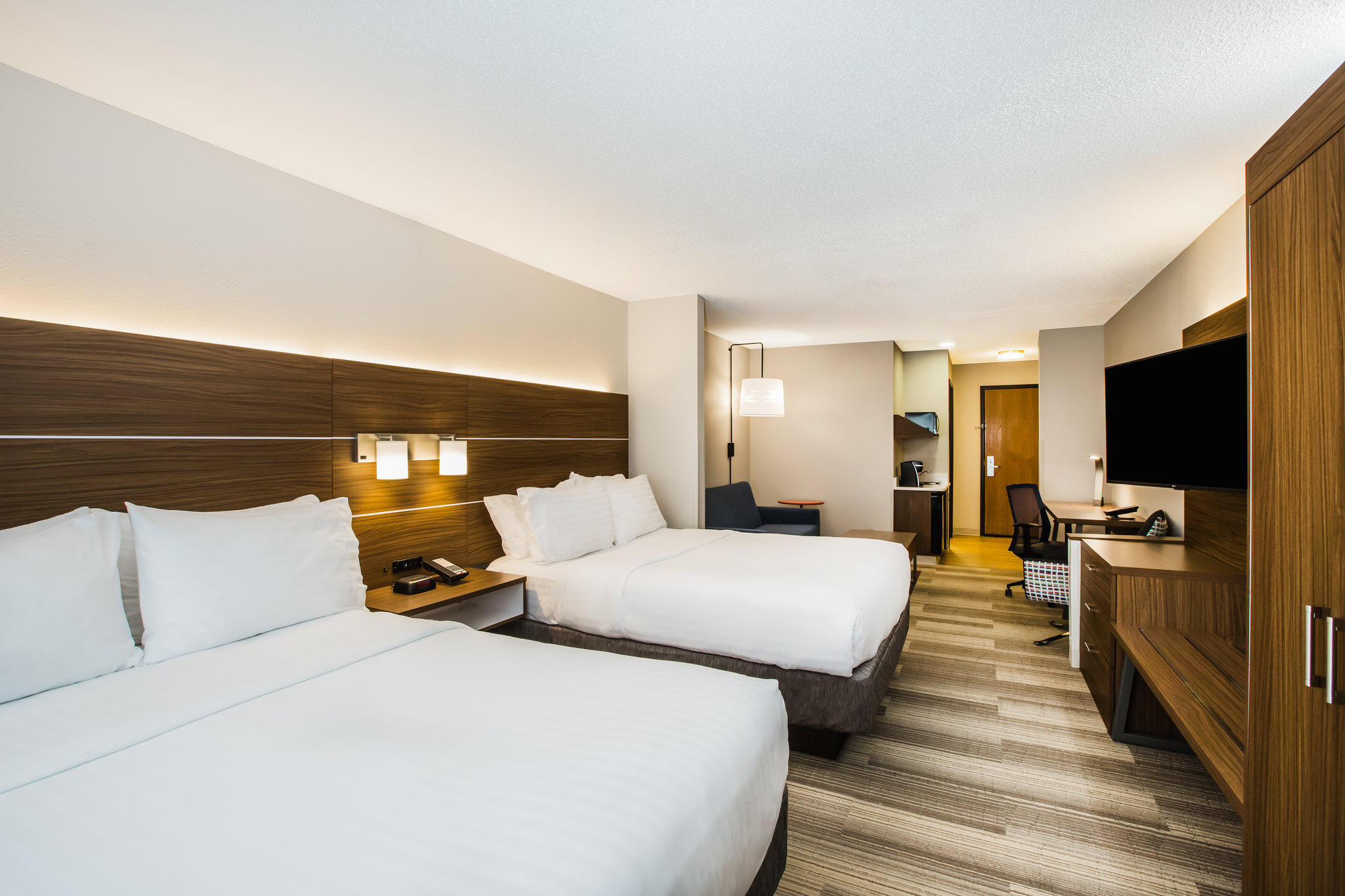 Holiday Inn Express & Suites Bellevue (Omaha Area) Photo