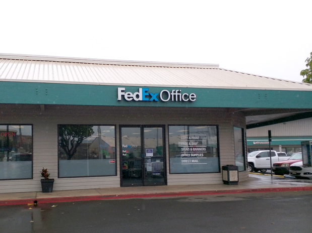 Images FedEx Office Print & Ship Center