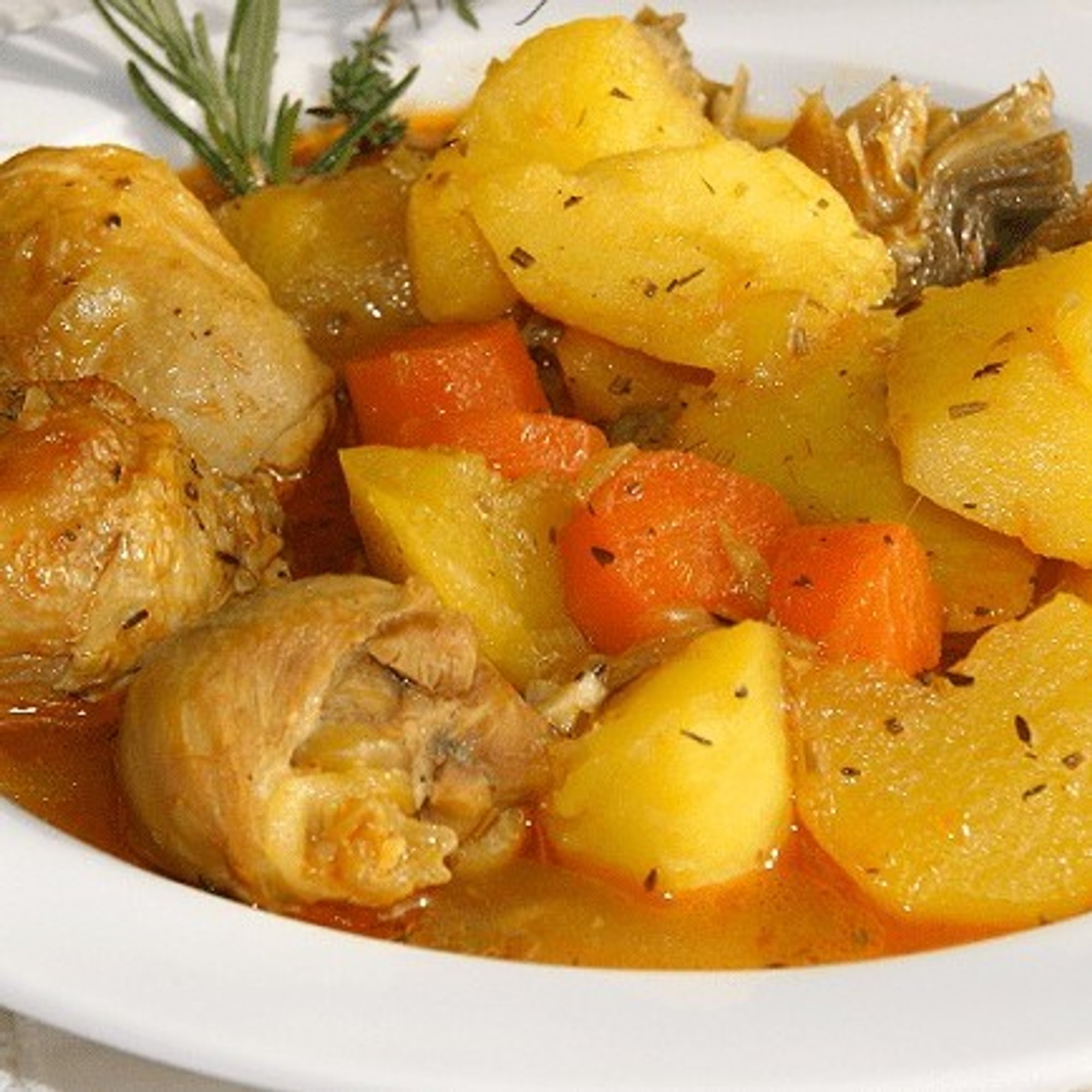 Pollo guisado