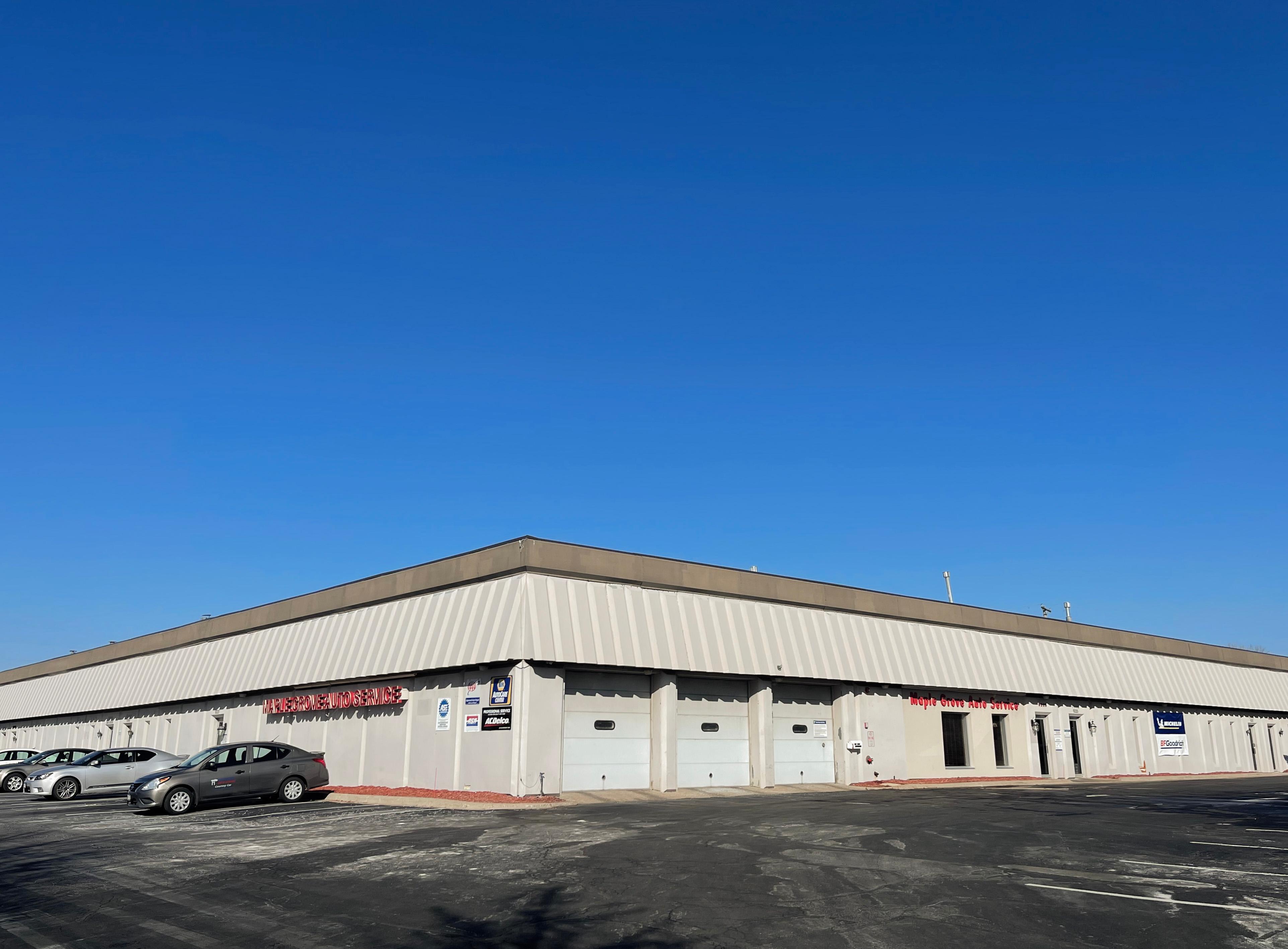 Maple Grove Auto Service Image