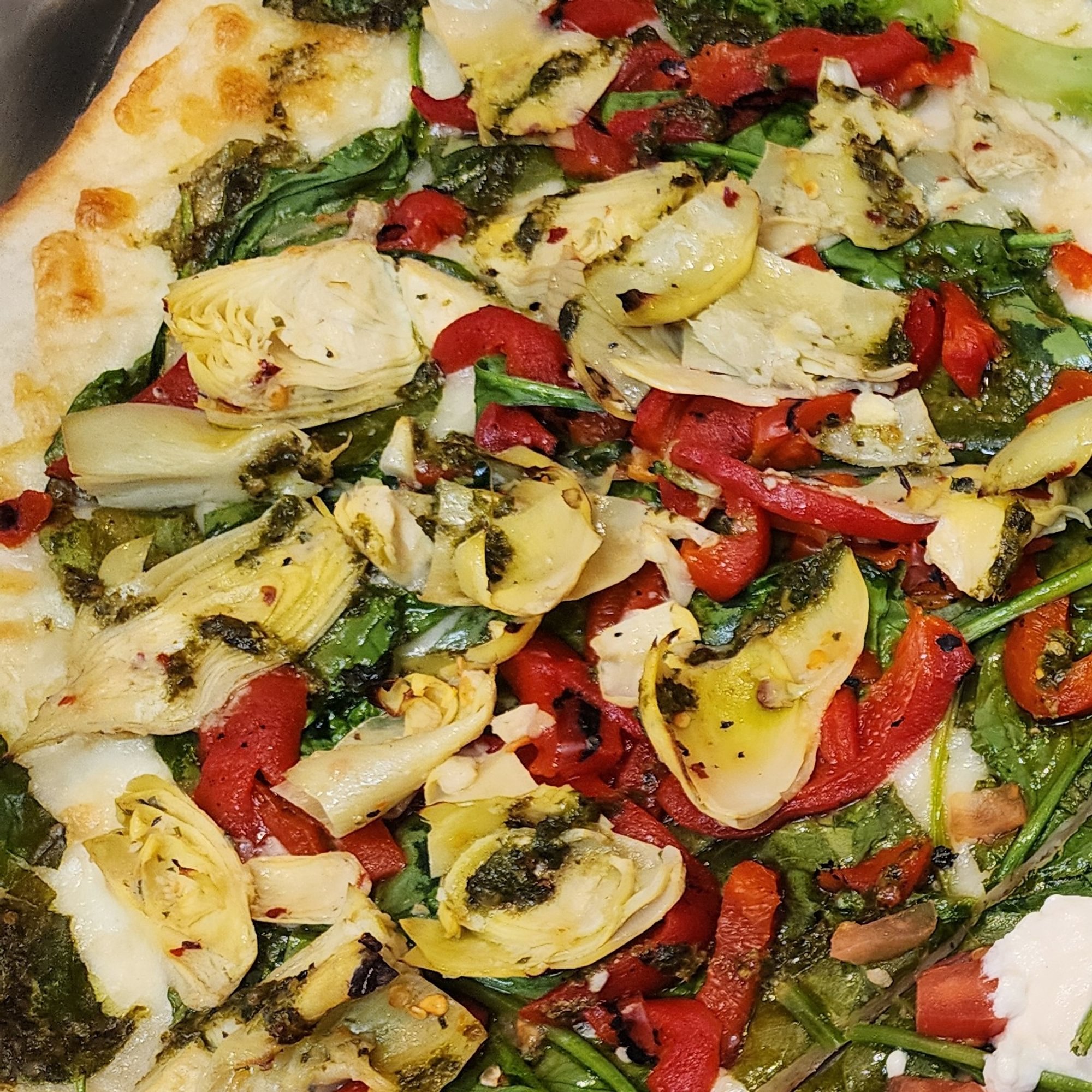 Artichokes, Spinach, Roasted Peppers & Pesto Pizza