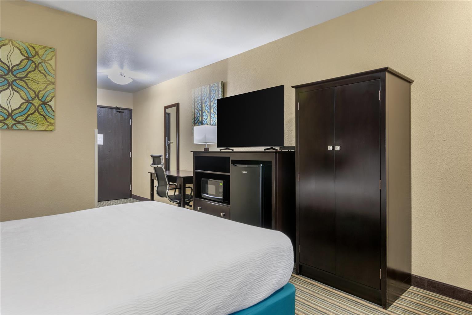 Best Western Long Beach Inn Image