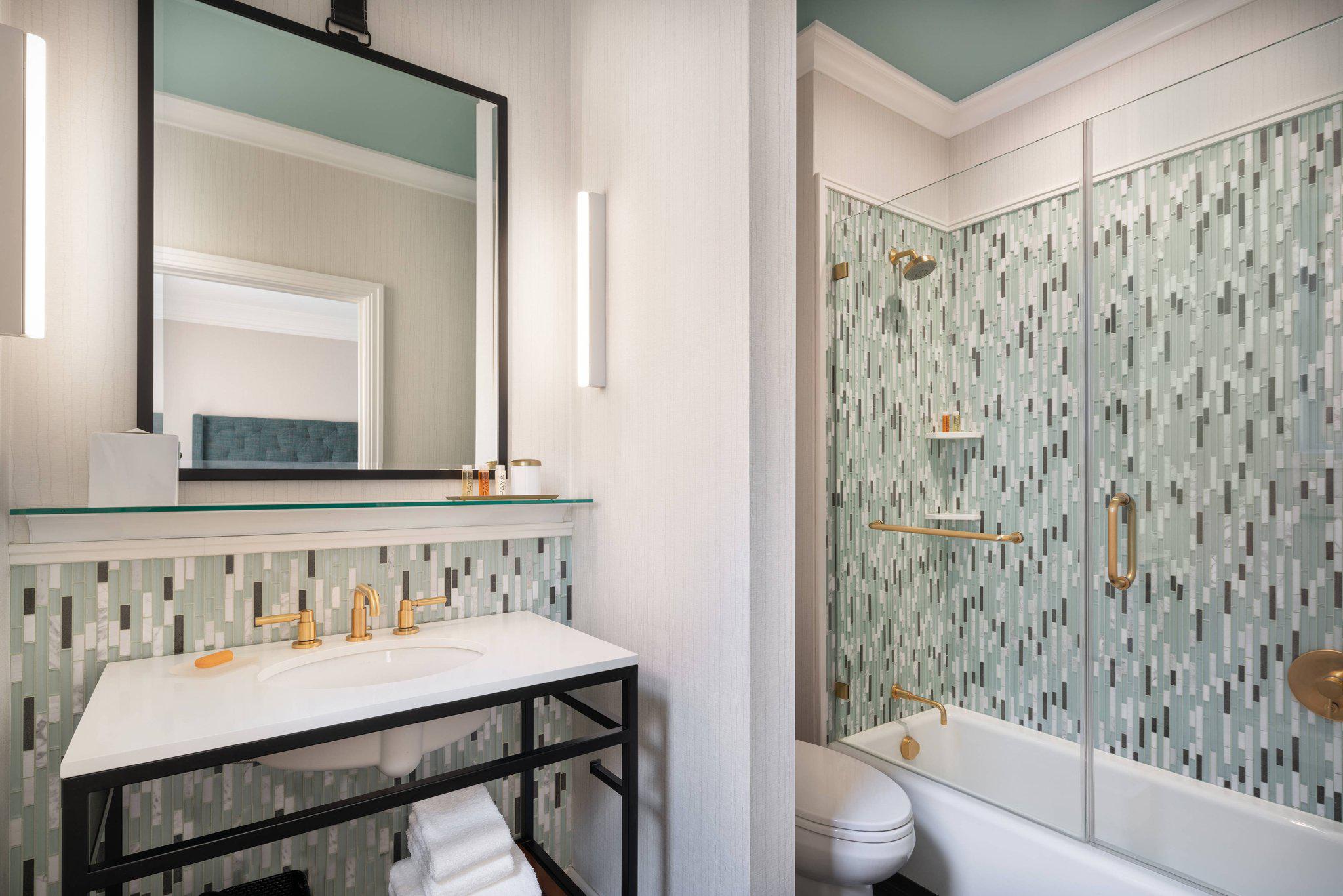 Courtyard by Marriott San Francisco Downtown/Van Ness Ave. Photo