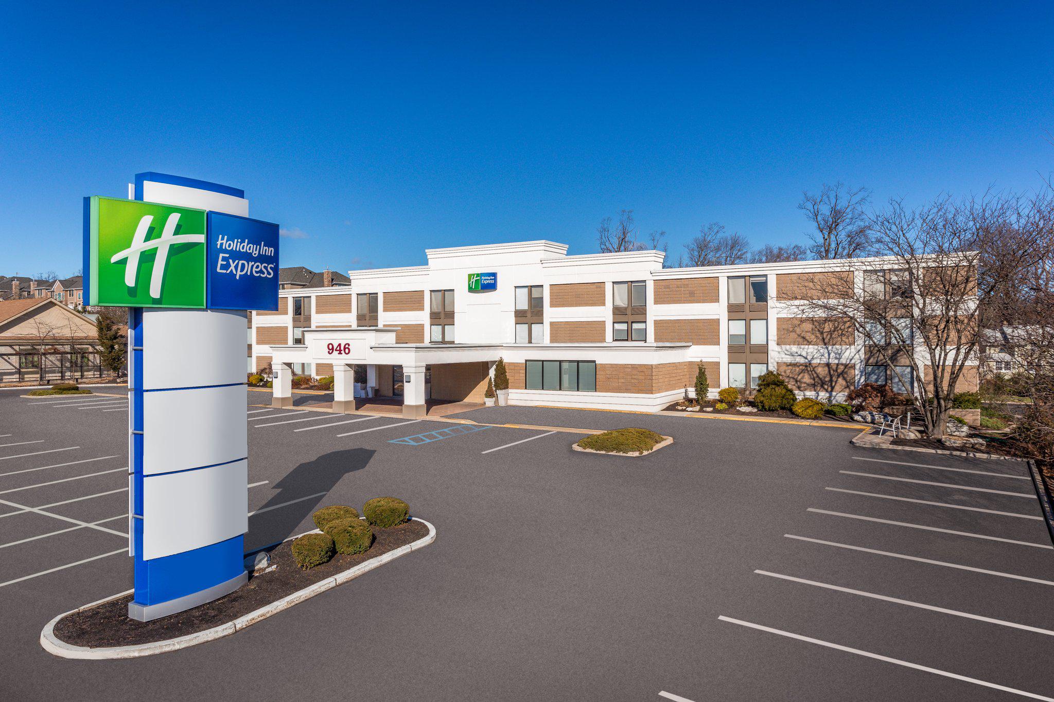 Holiday Inn Express Ramsey-Mahwah Photo