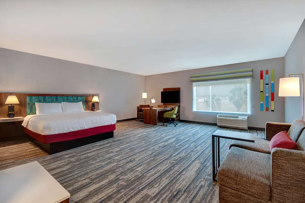 Hampton Inn & Suites Ontario Rancho Cucamonga Image