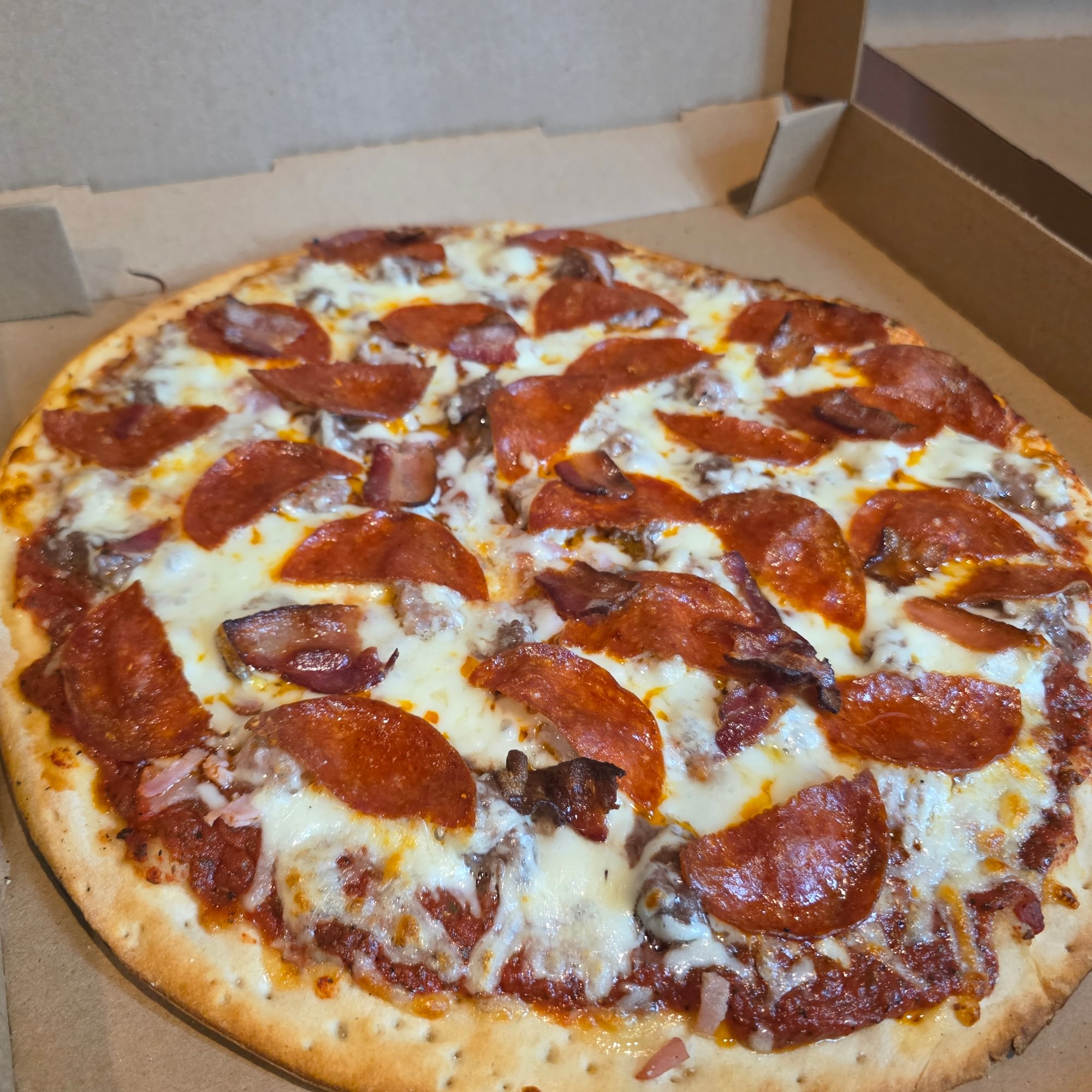 Cow-N-Pig (Meatlovers) 16"