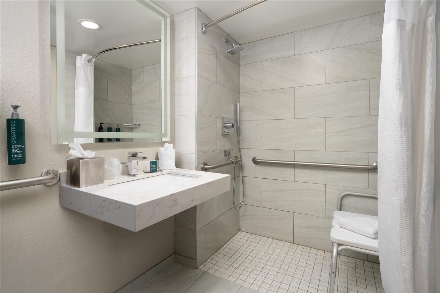 DoubleTree by Hilton Providence Airport Warwick Image