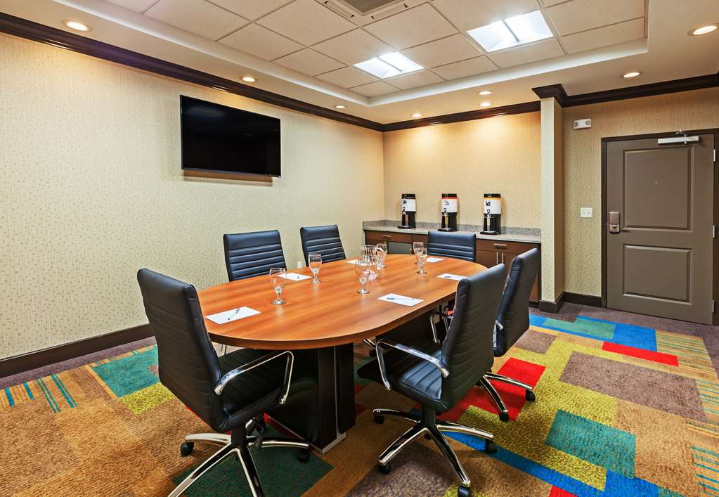 Hampton Inn & Suites Claremore Image