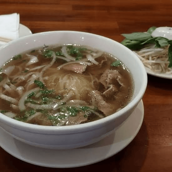 30. Rare Beef & Beef Tripe Noodle Soup / Phở Tái Sách