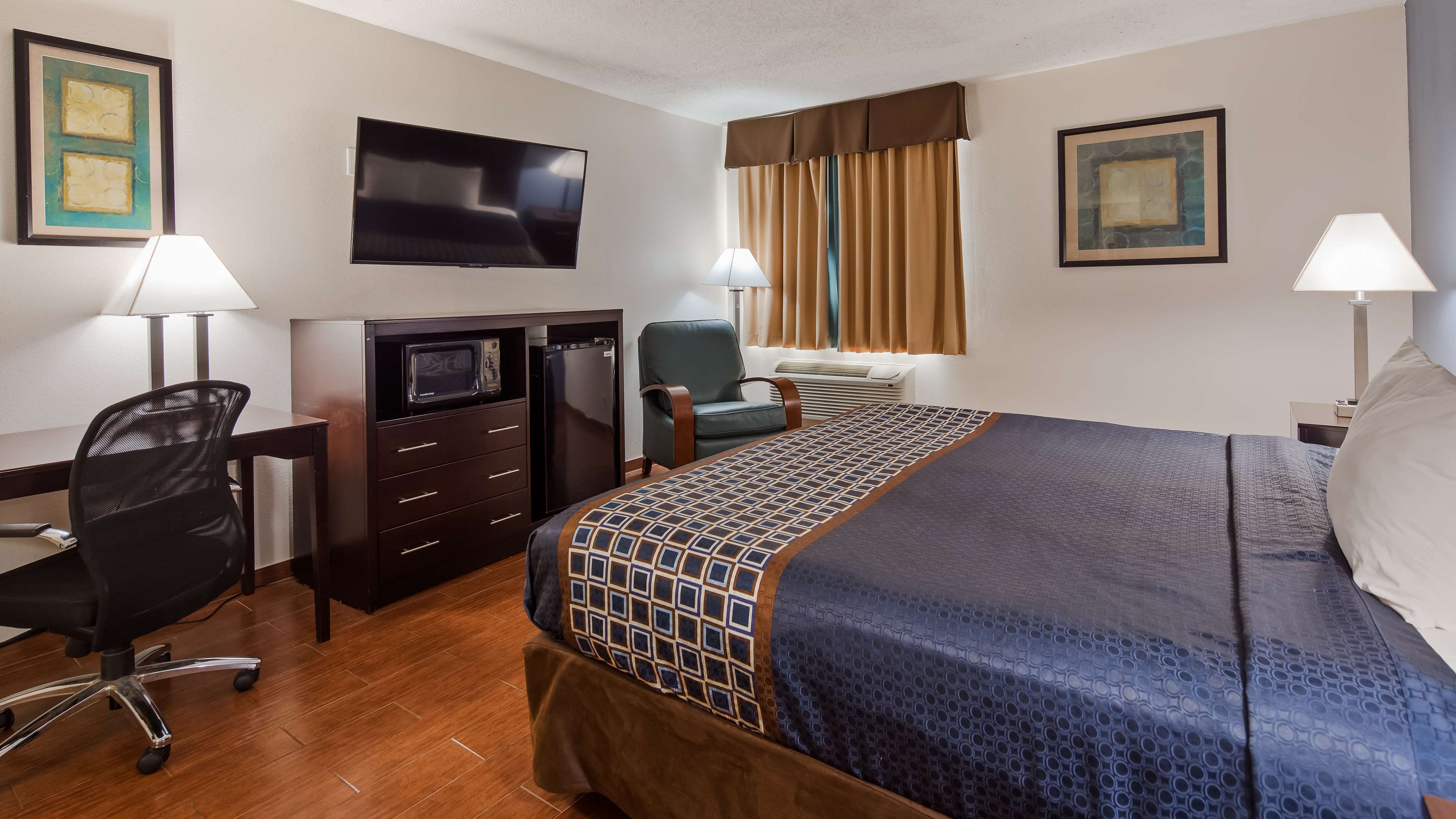 SureStay Plus Hotel by Best Western Lubbock Medical Center Photo