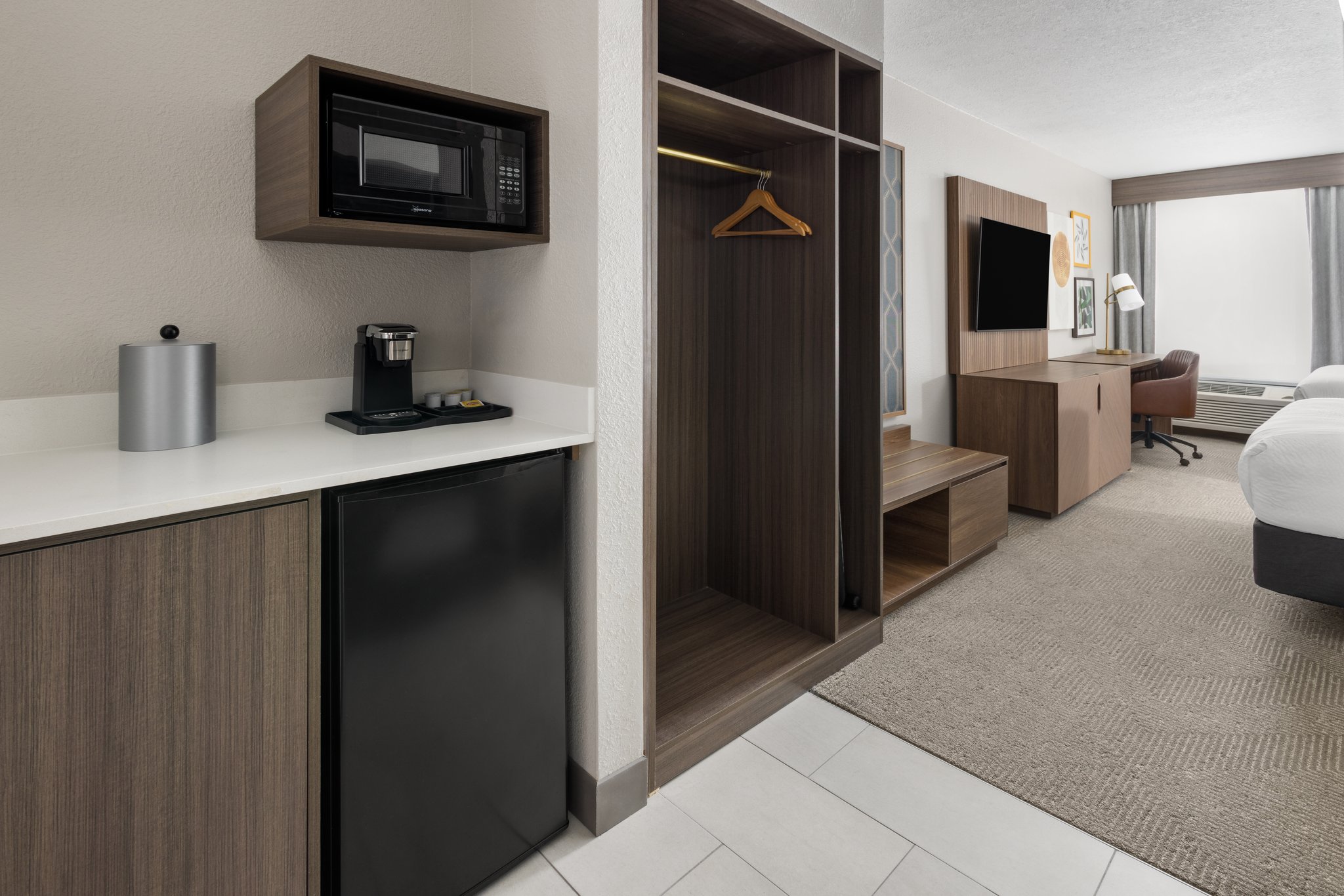 Holiday Inn & Suites Columbia NE - Ft Jackson Area by IHG Image