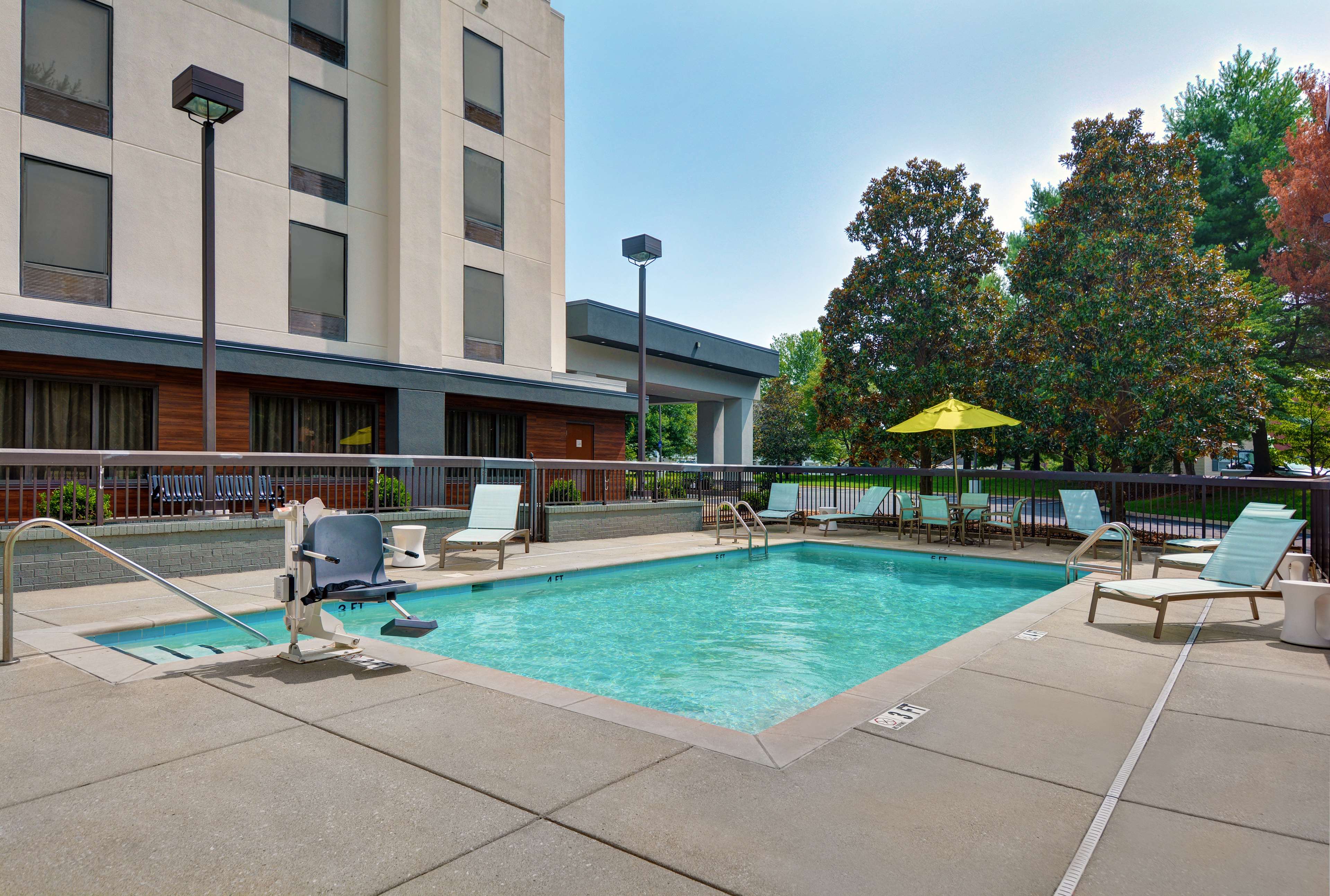 Hampton Inn Gallatin 980 Village Green Crossing Gallatin TN Hotels