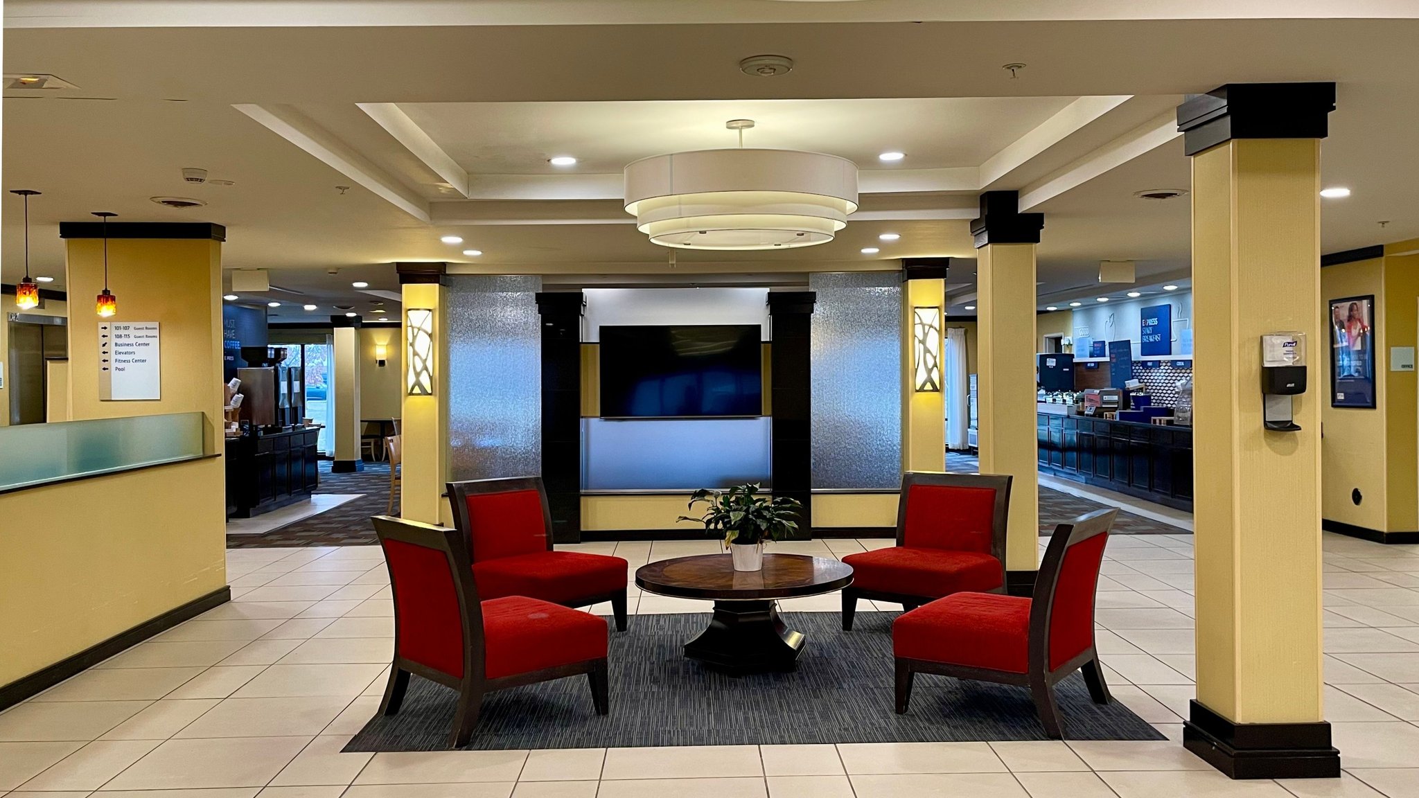 Holiday Inn Express & Suites Detroit North - Troy by IHG Image
