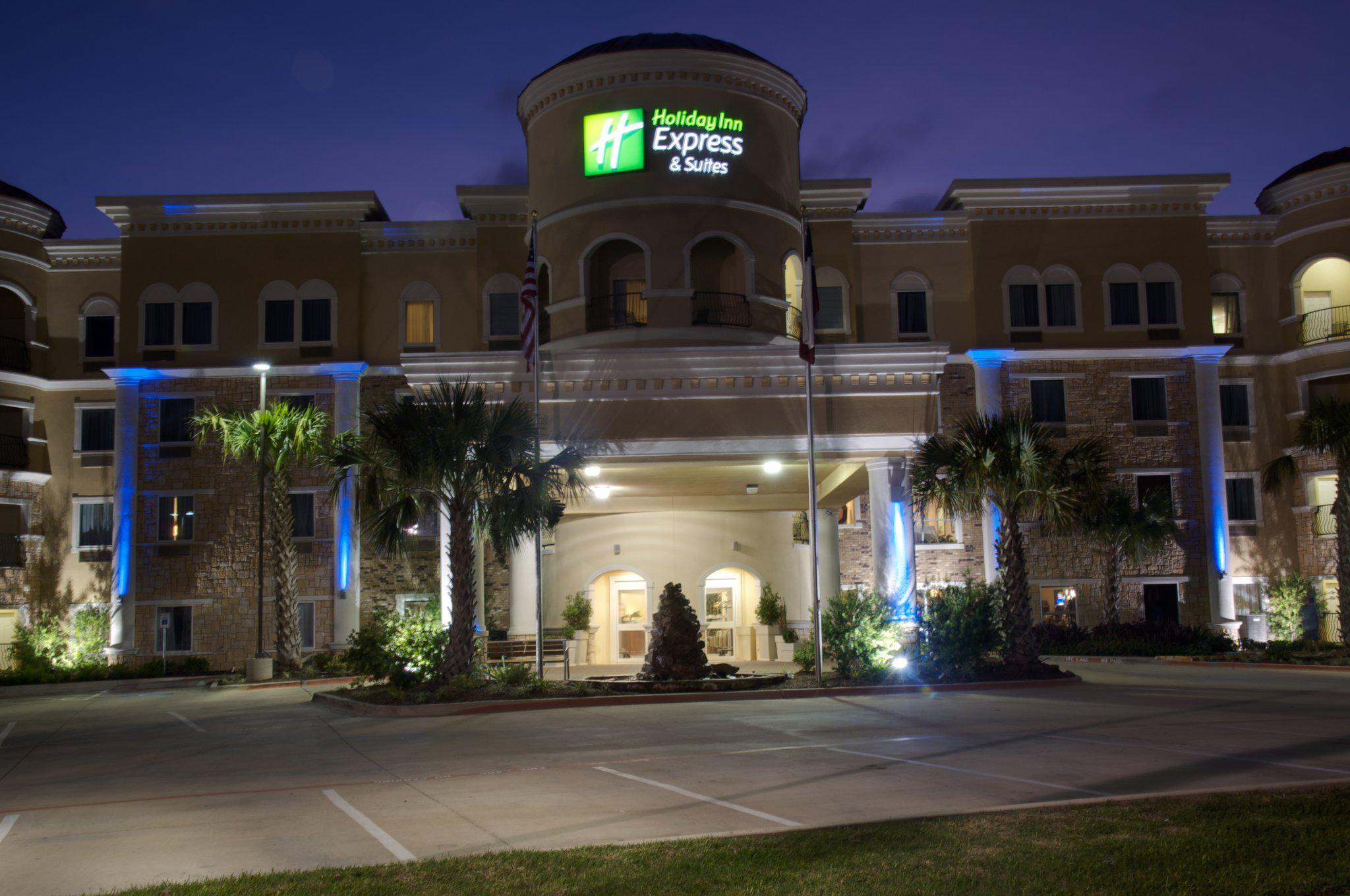 Holiday Inn Express & Suites Lufkin South Photo
