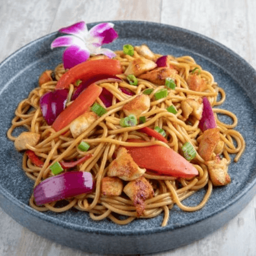 Tallarin Saltado Criollo De Pollo