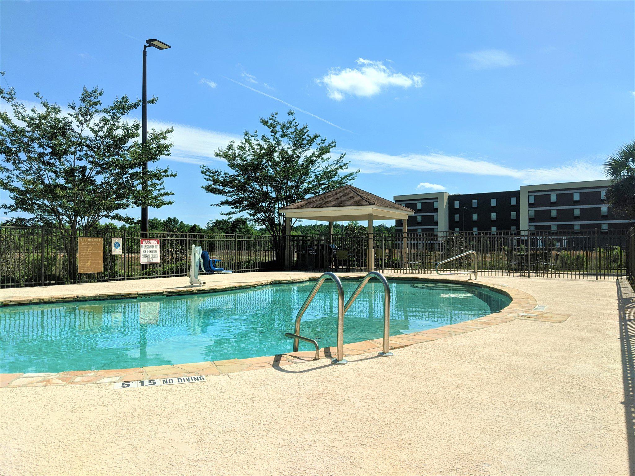 Candlewood Suites Macon Photo