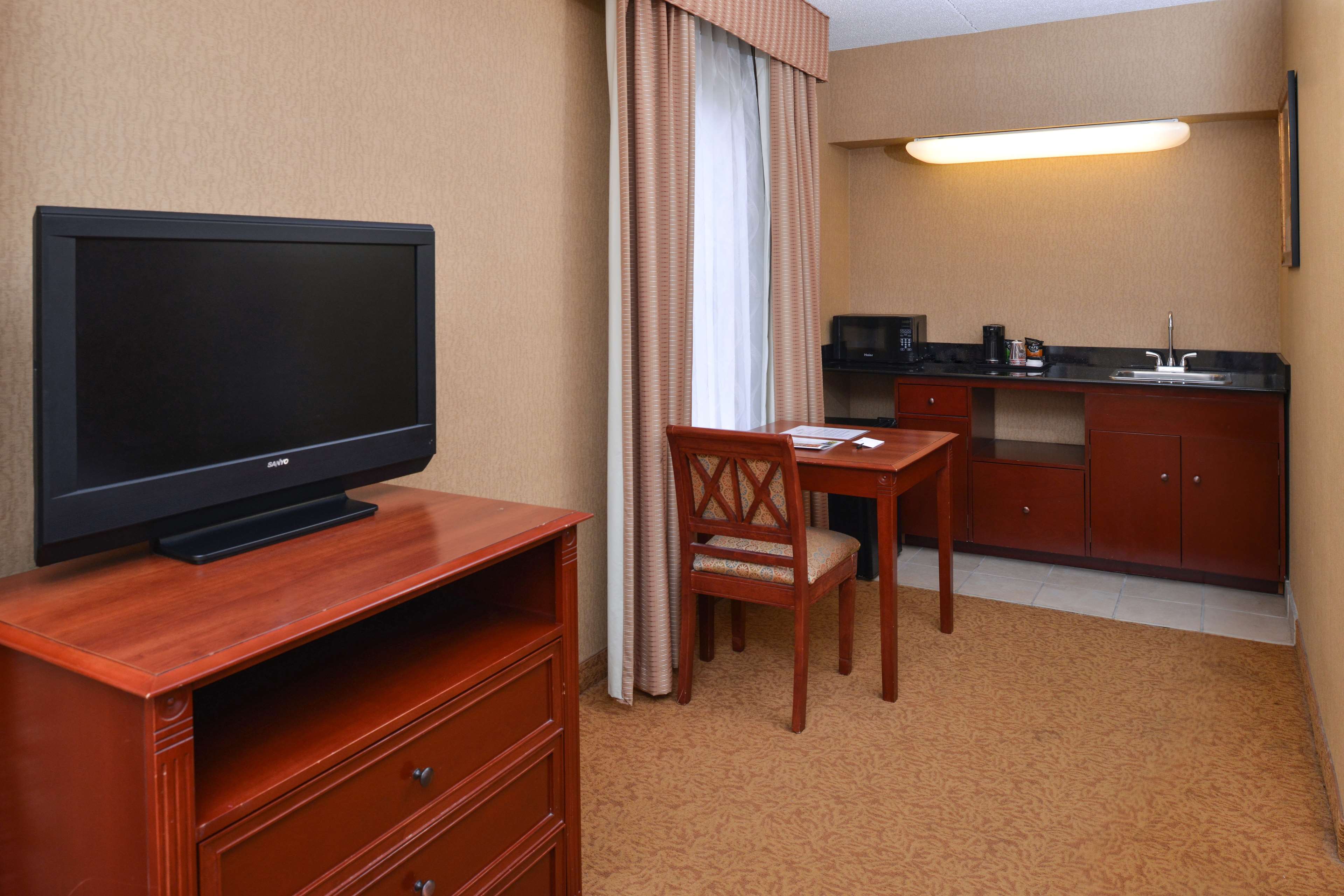 Country Inn & Suites by Radisson, Nashville Airport, TN Photo