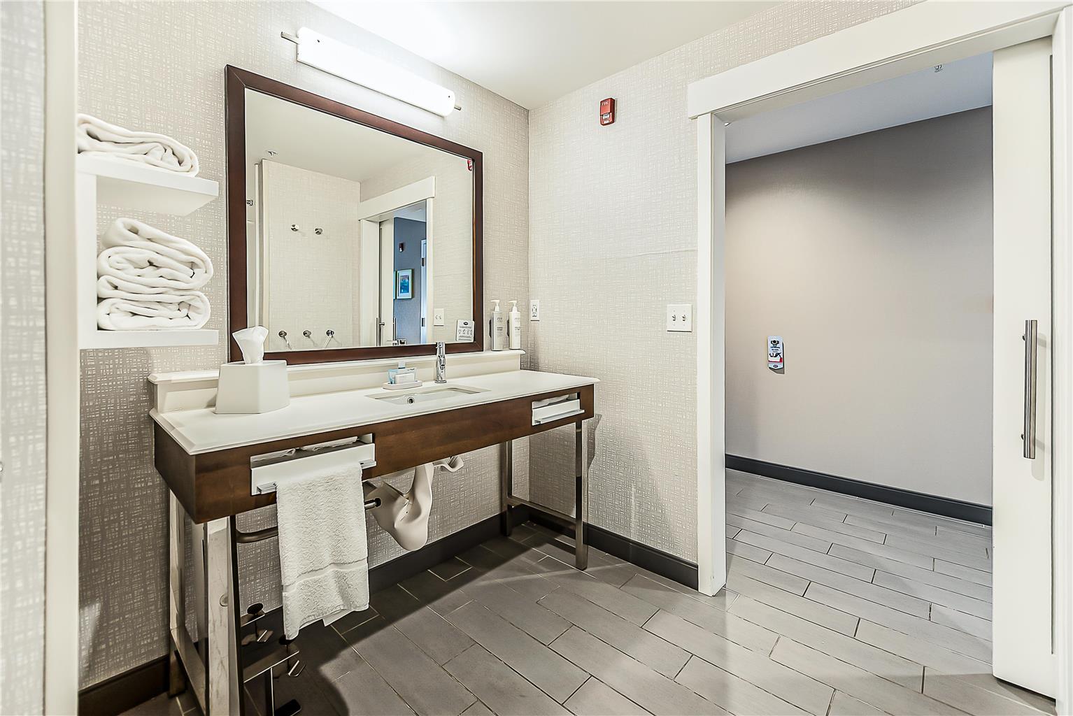 Hampton Inn & Suites Howell Image