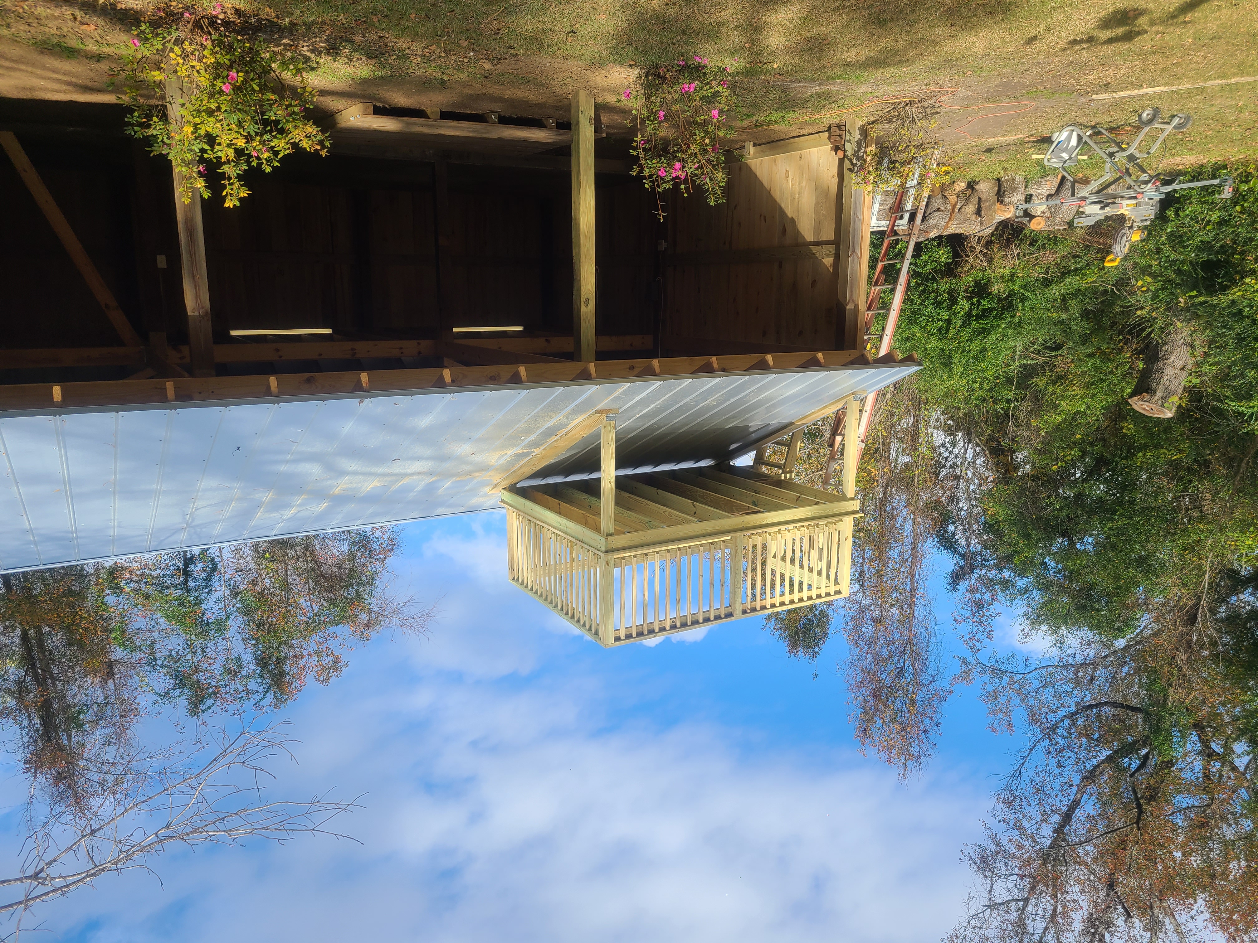 Howard Roofing & Construction Image