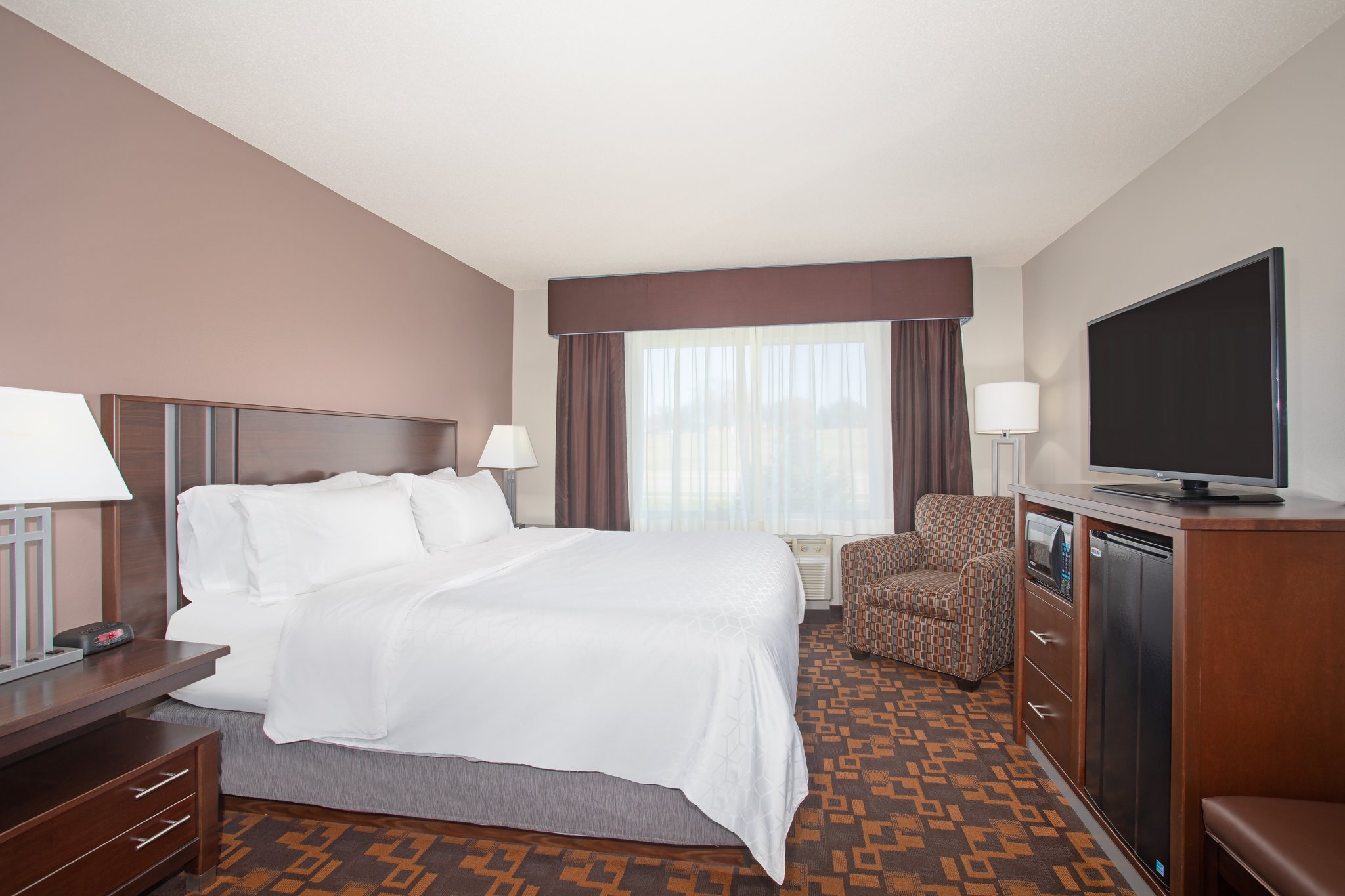 Holiday Inn Express & Suites Yankton by IHG Image