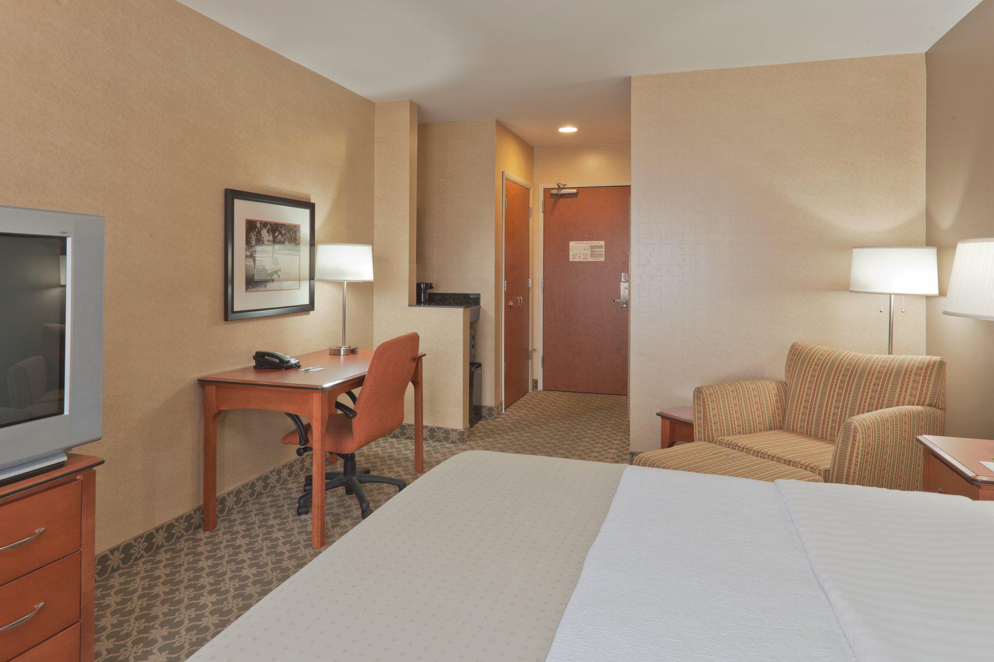 Holiday Inn Carbondale-Conference Center Photo