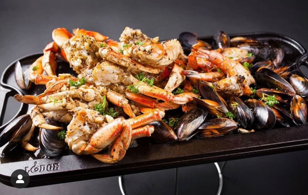 Double Skillet (Mussels, Shrimps, Whole Crab)