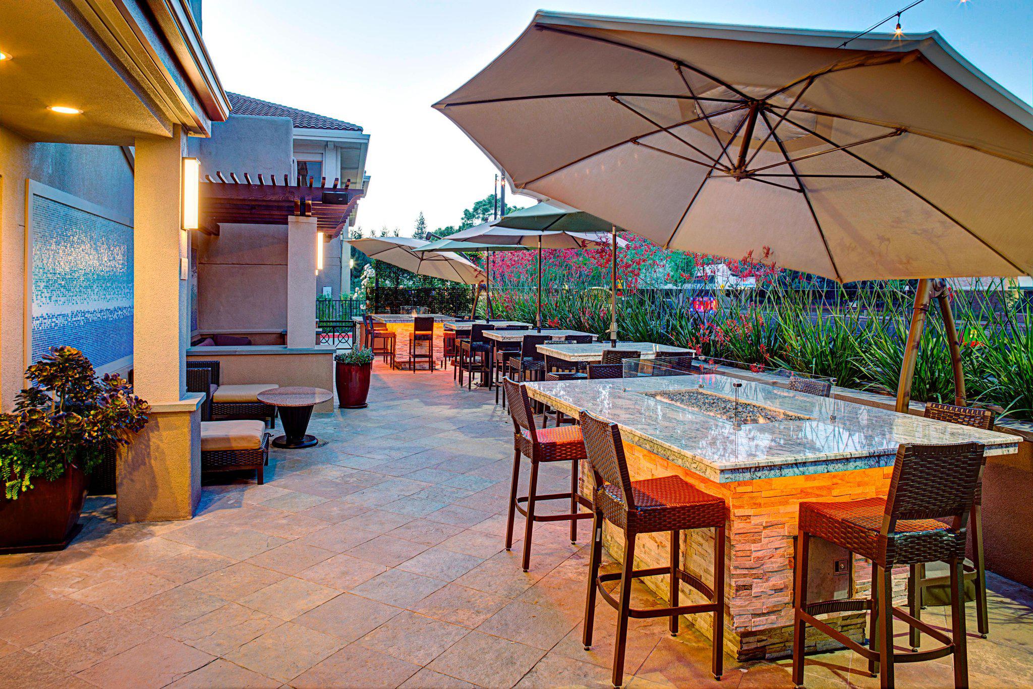 Courtyard by Marriott Palo Alto Los Altos Photo