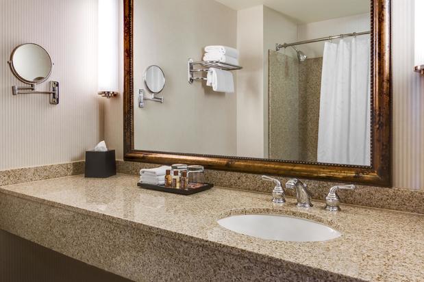 Images Sheraton Overland Park Hotel at the Convention Center