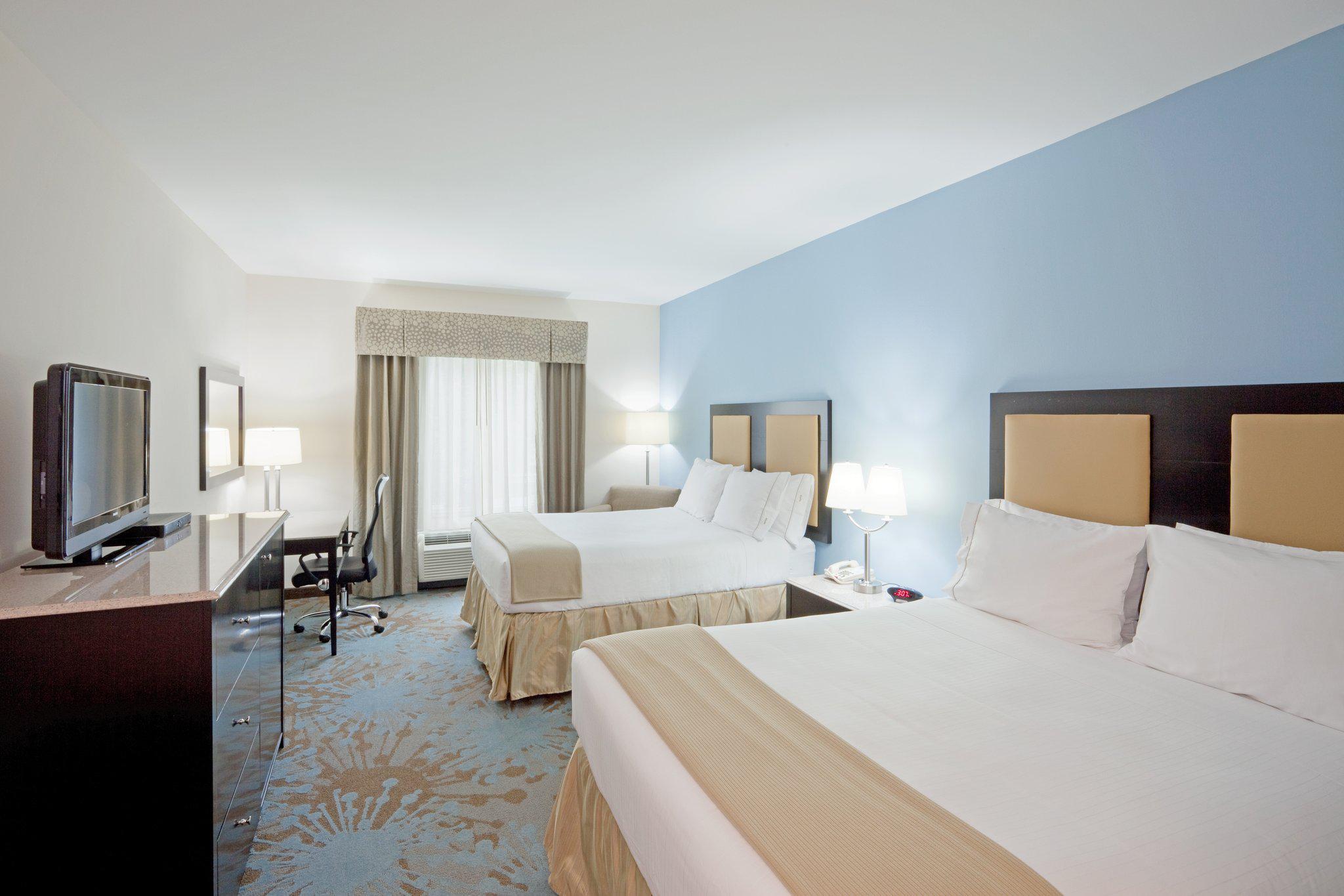 Holiday Inn Express Plainville - Foxboro Area Photo