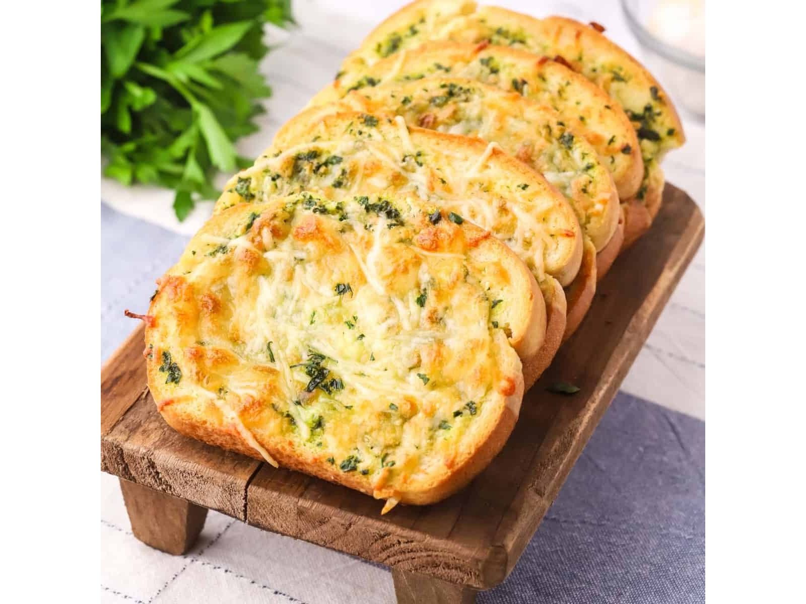 Garlic Bread W/ Cheese