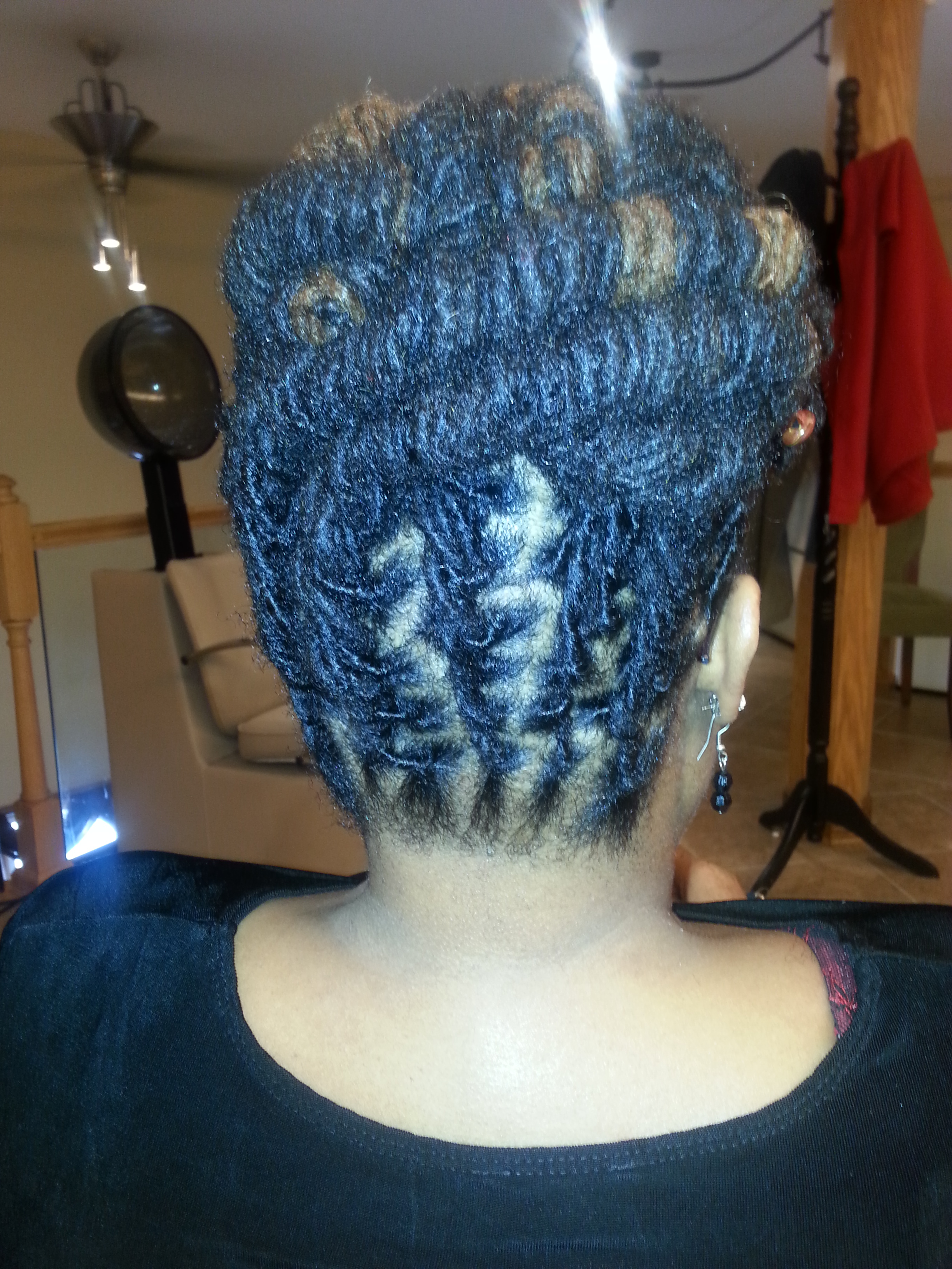 J&apos;Vionnes Natural Hair Logo