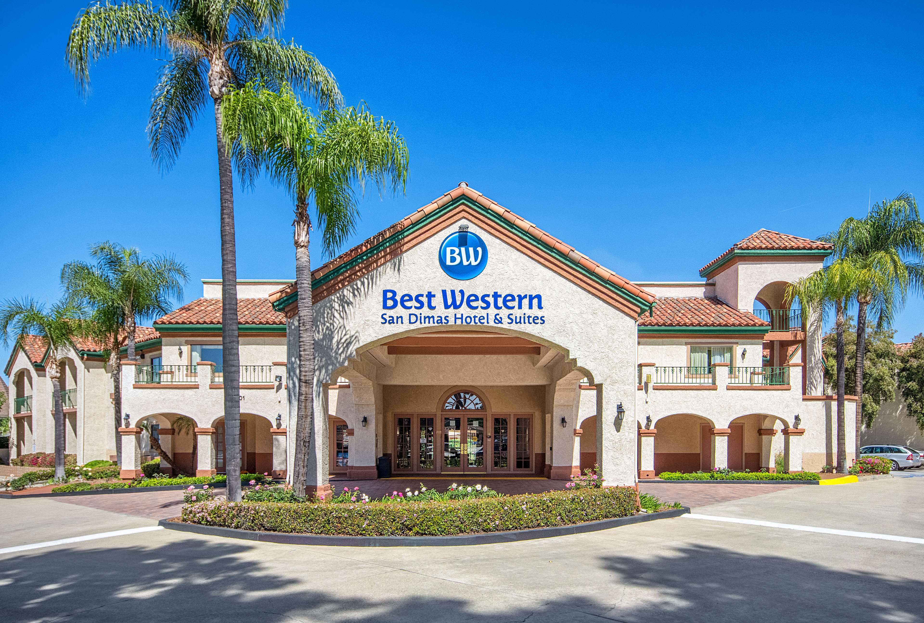 Best Western San Dimas Hotel & Suites Photo