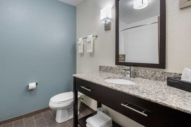 Images Sleep Inn & Suites Ankeny - Des Moines