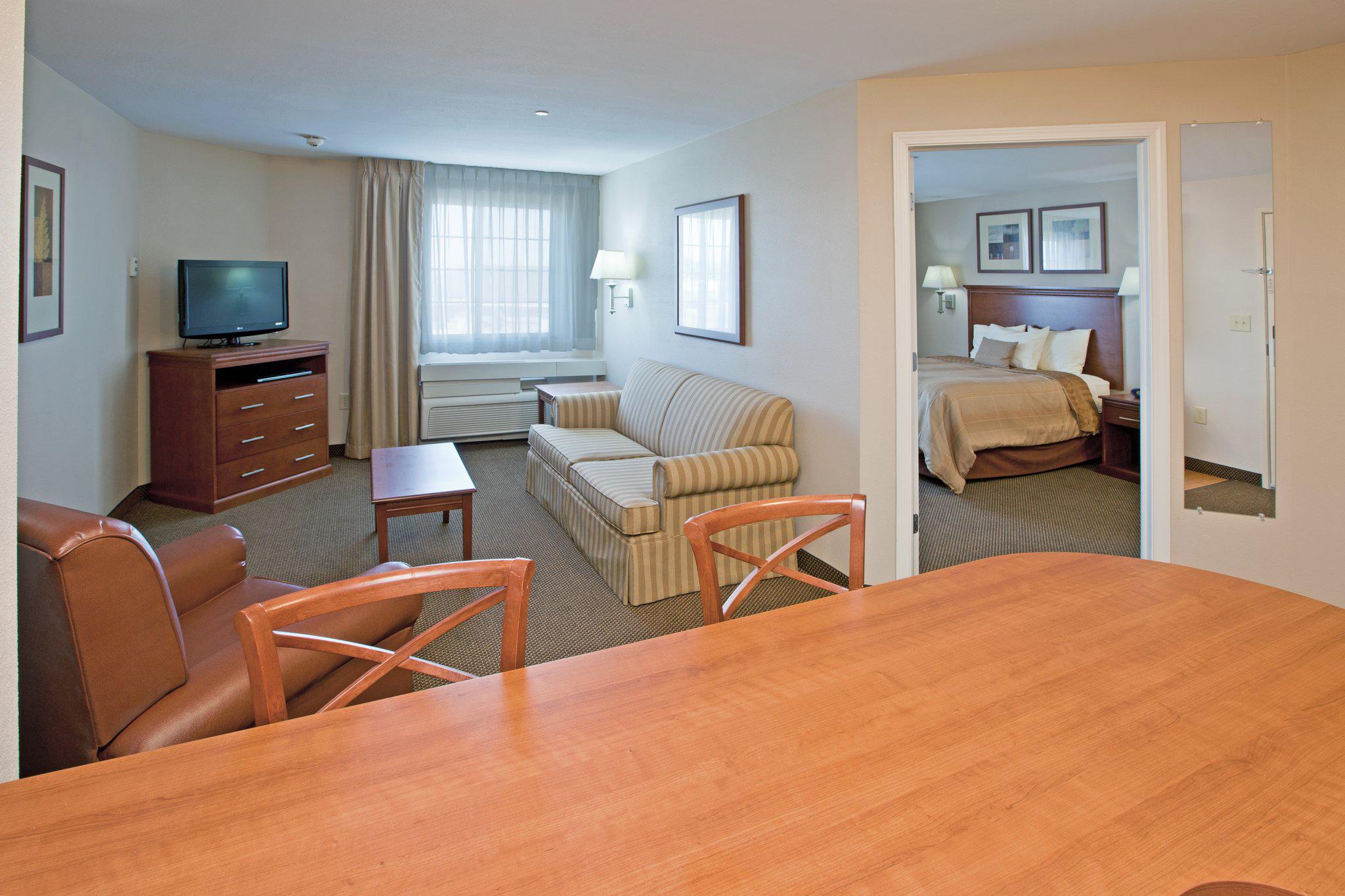 Candlewood Suites Lafayette Photo