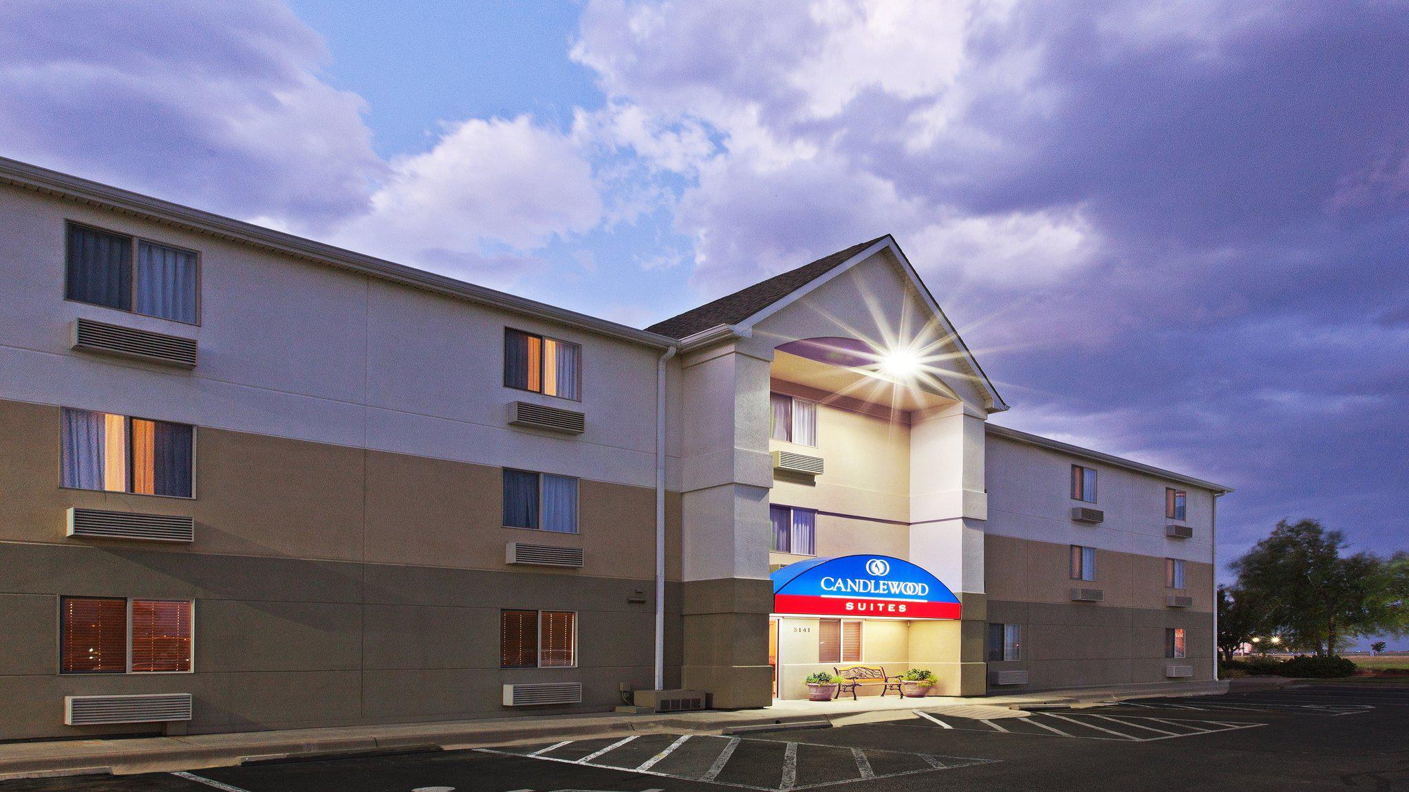 Candlewood Suites Wichita-Northeast Photo