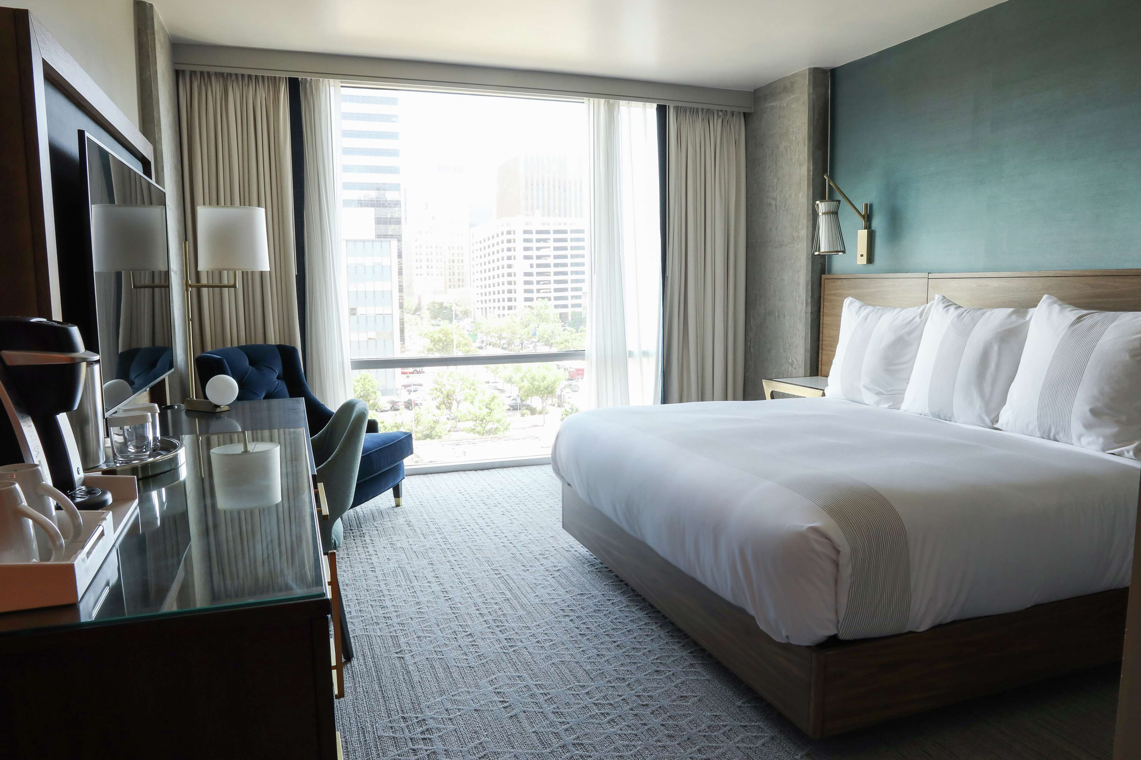 Carte Hotel San Diego Downtown, Curio Collection by Hilton Photo