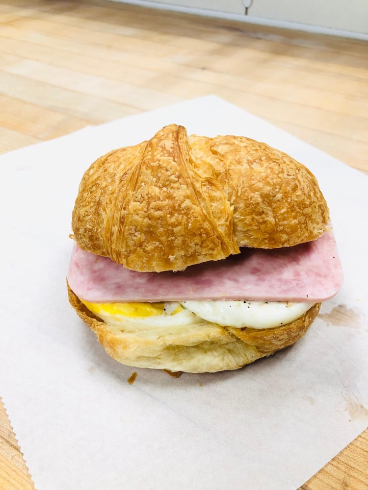Croissant SW: Ham & Egg