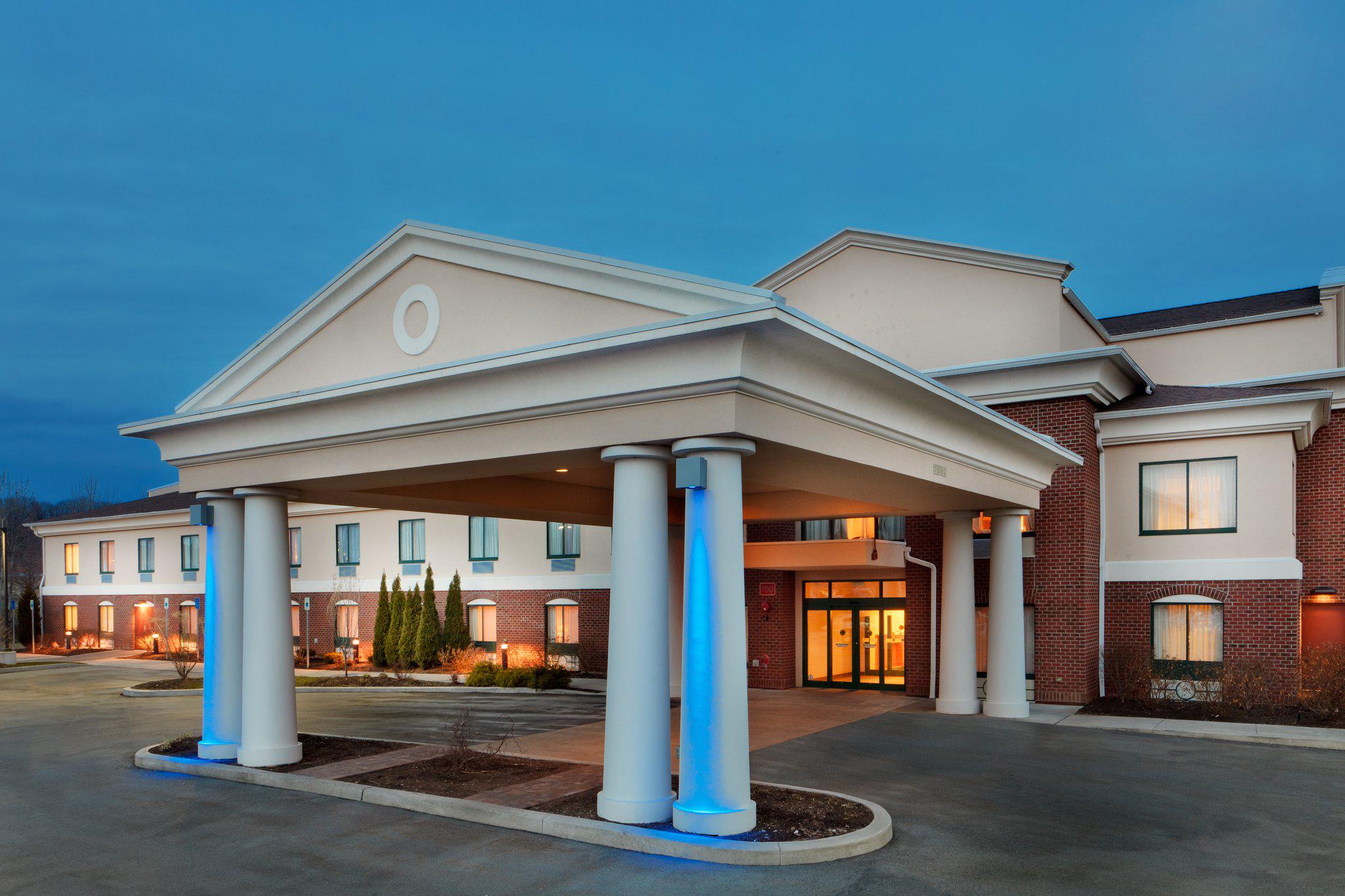 Holiday Inn Express & Suites Rochester-Victor Photo