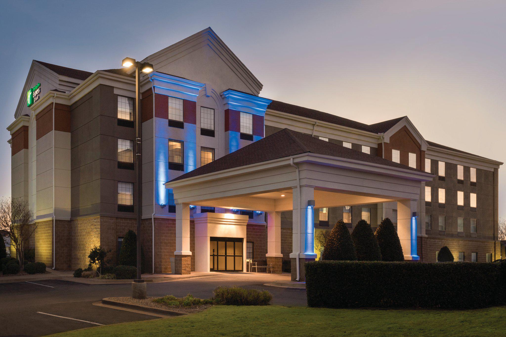 Holiday Inn Express & Suites Lawton-Fort Sill Photo