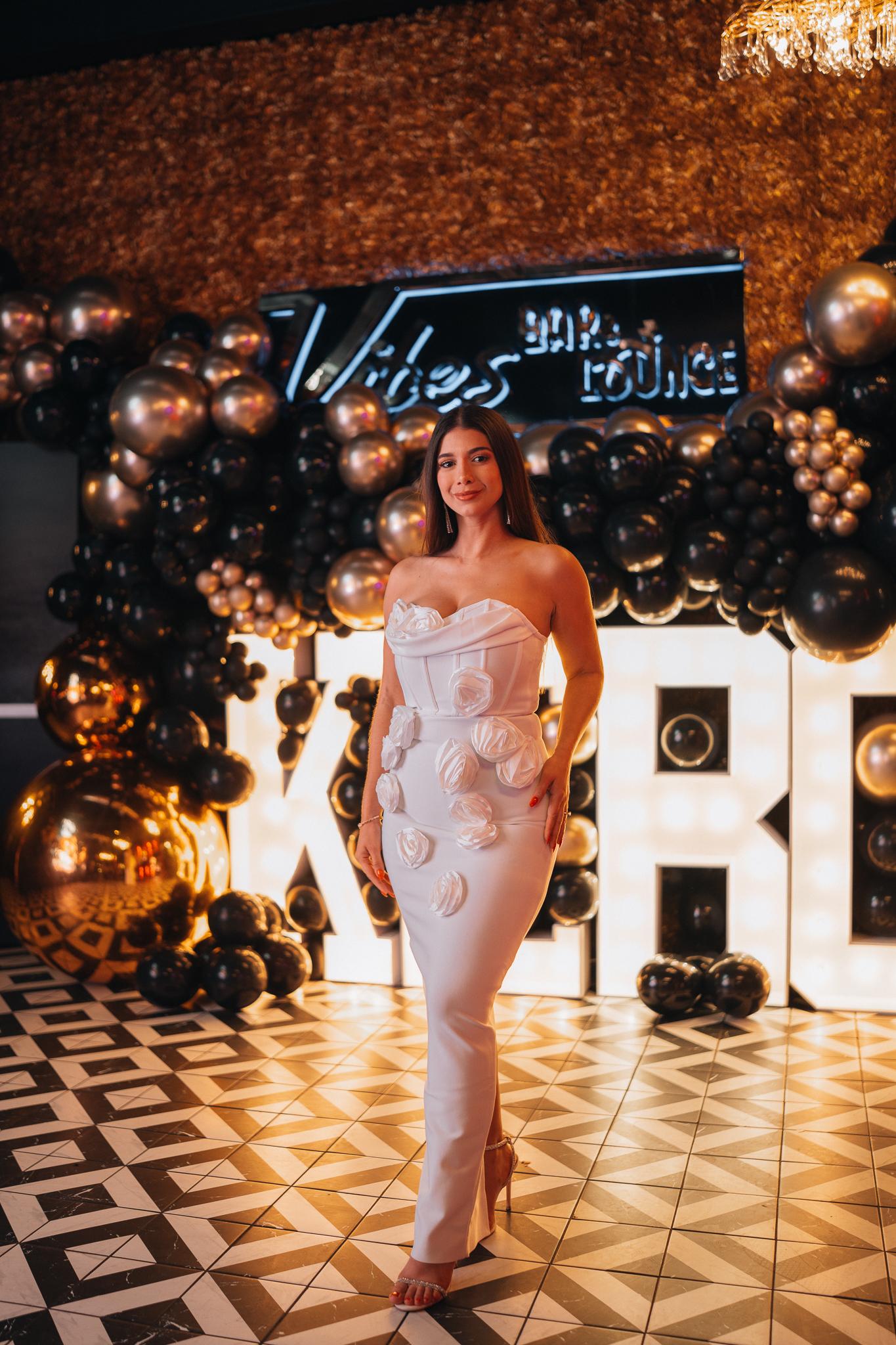 Vibes Bar & Lounge Image