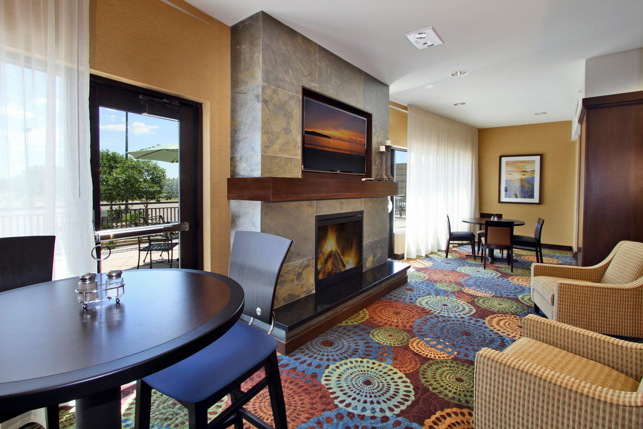 Holiday Inn Express & Suites Colorado Springs-First & Main Photo