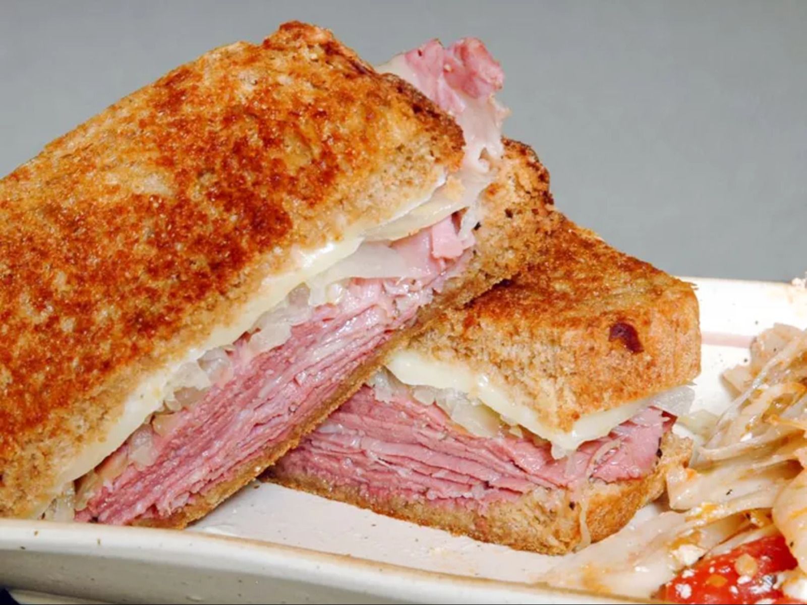 Hot pastrami swiss reuben (rye)