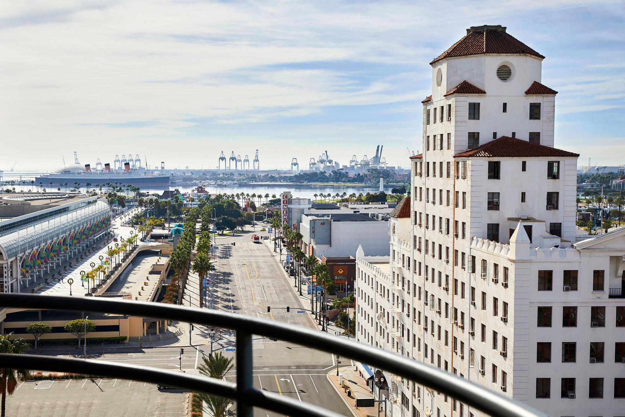 Renaissance Long Beach Hotel Photo