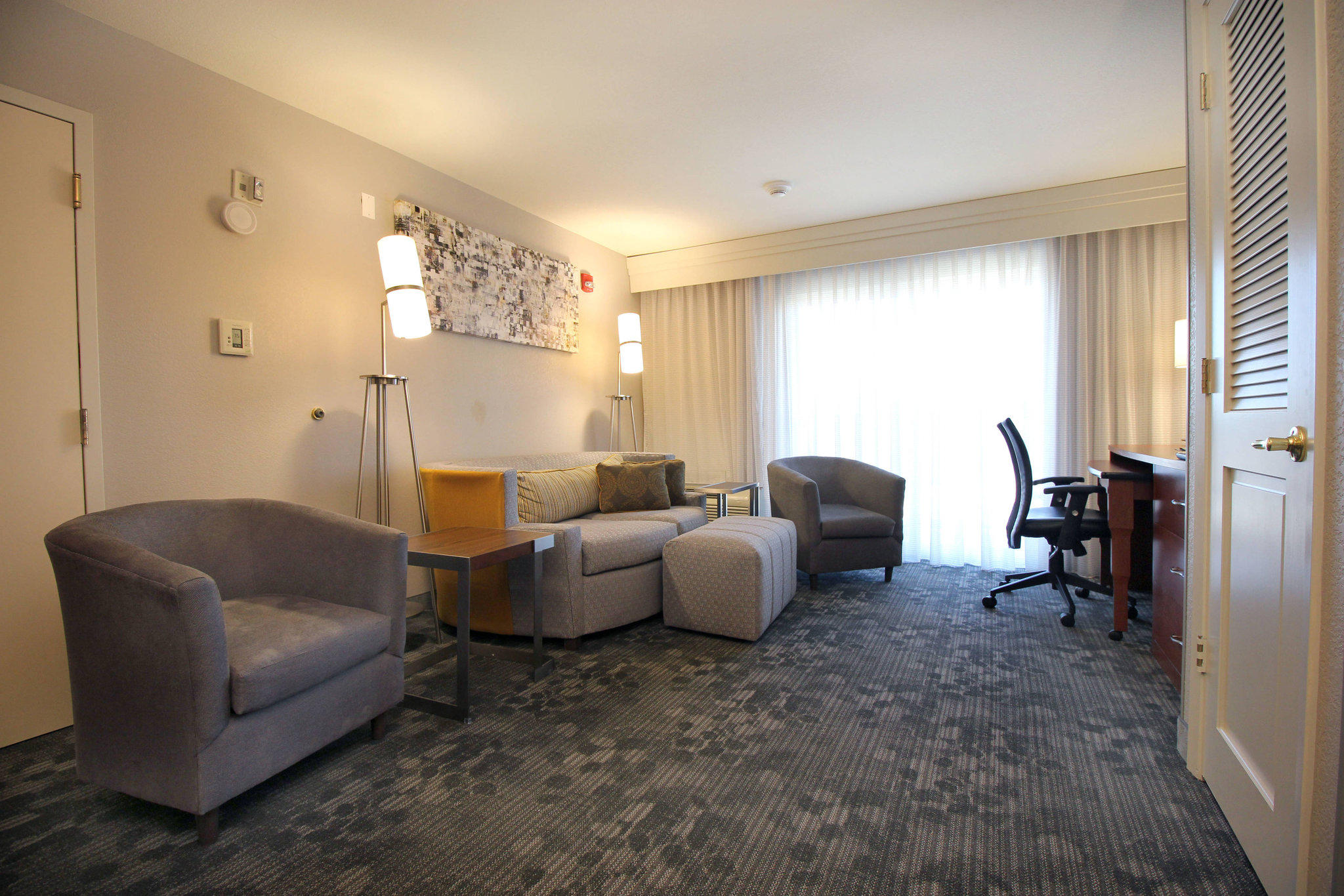 Courtyard by Marriott Merced Photo