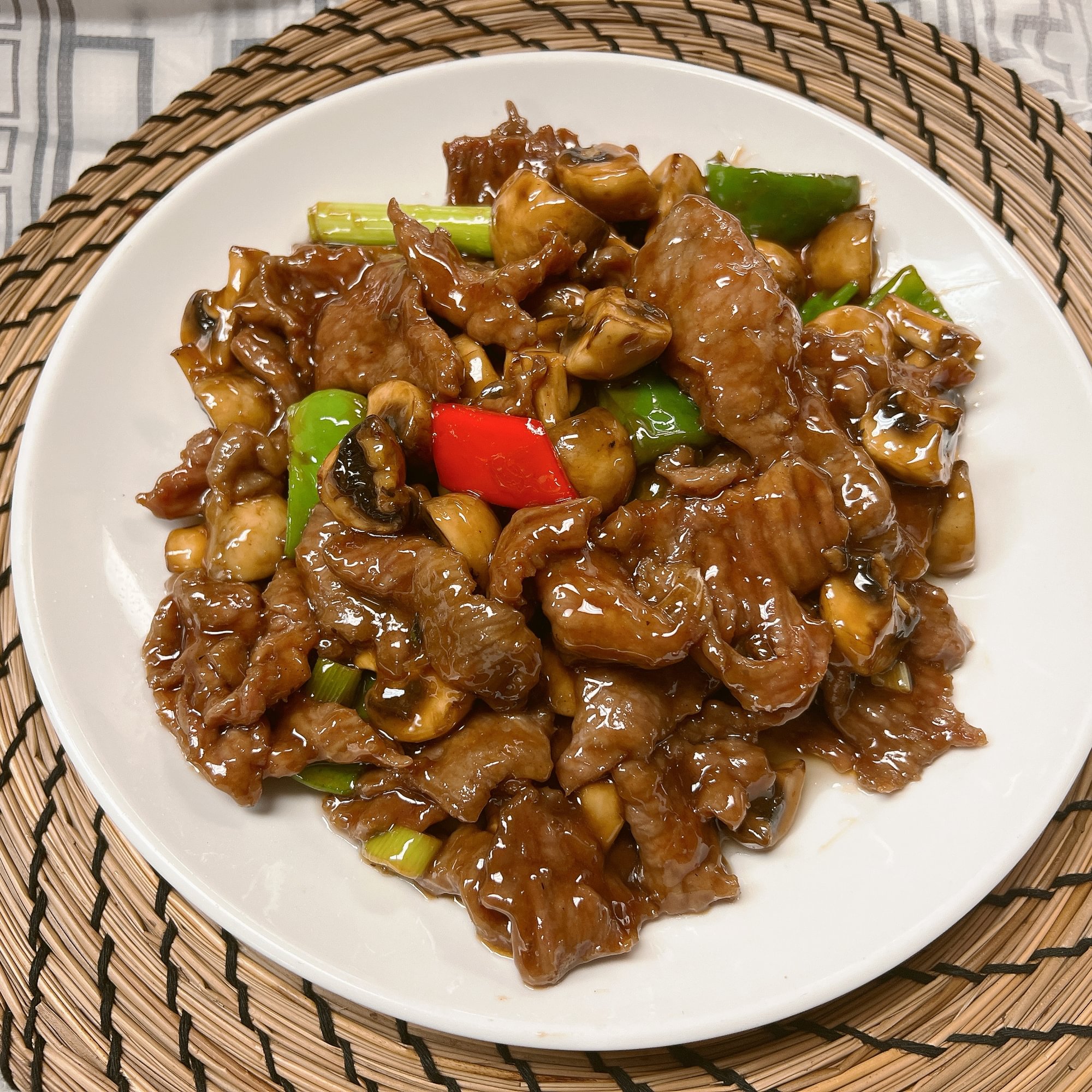 Mushroom Beef 蘑菇牛