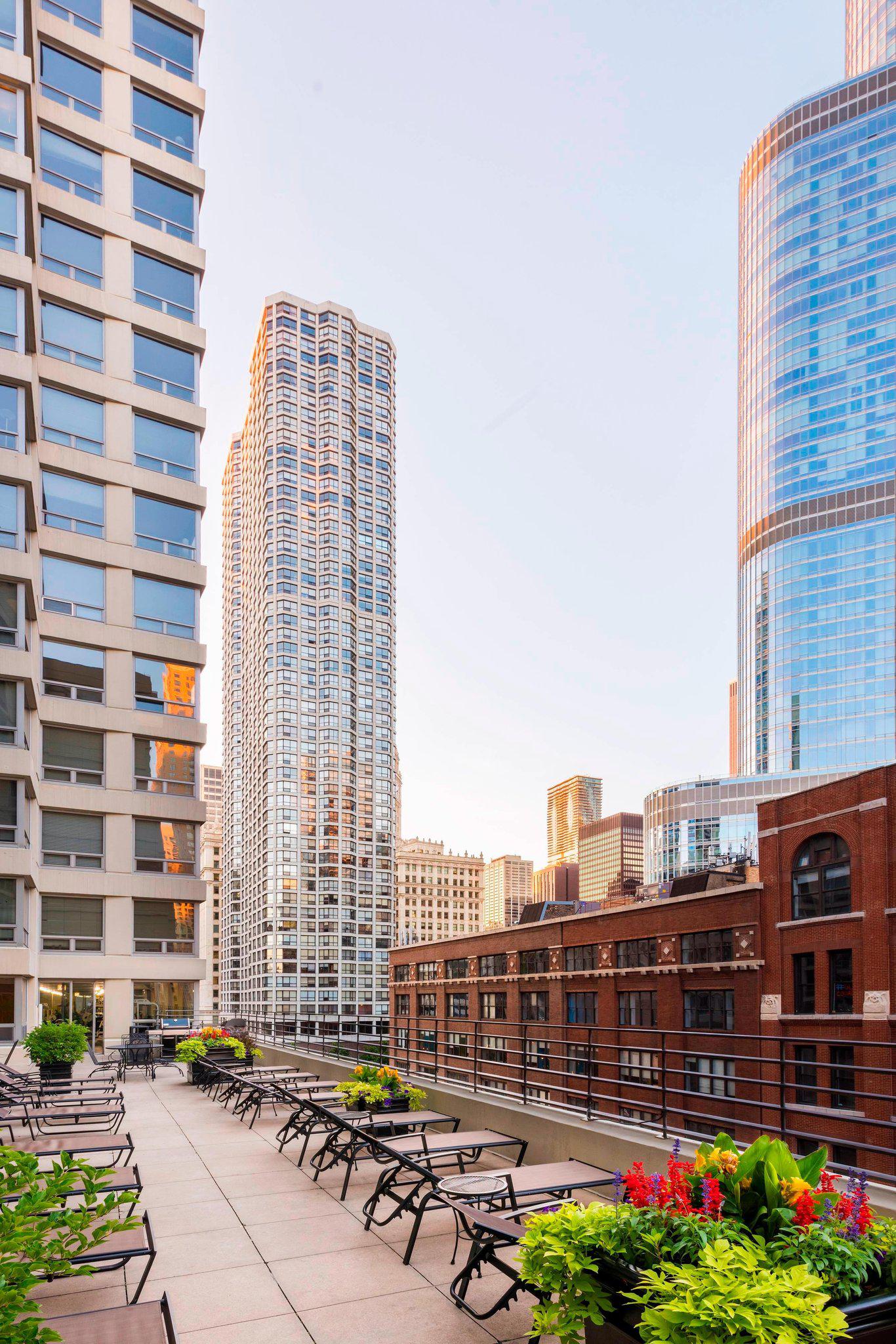 Courtyard by Marriott Chicago Downtown/River North Photo