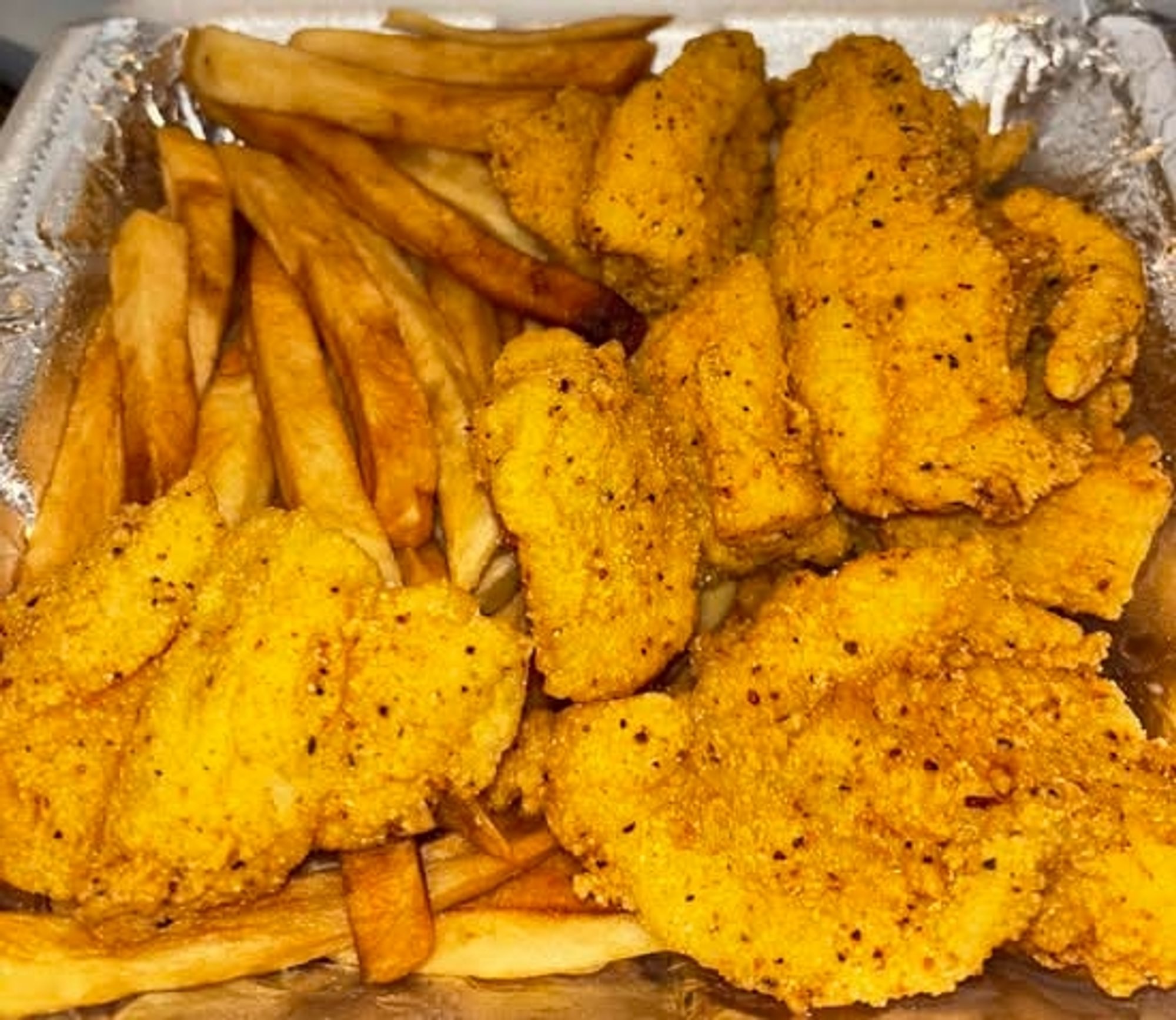 Catfish Nuggets/Gizzard Combo