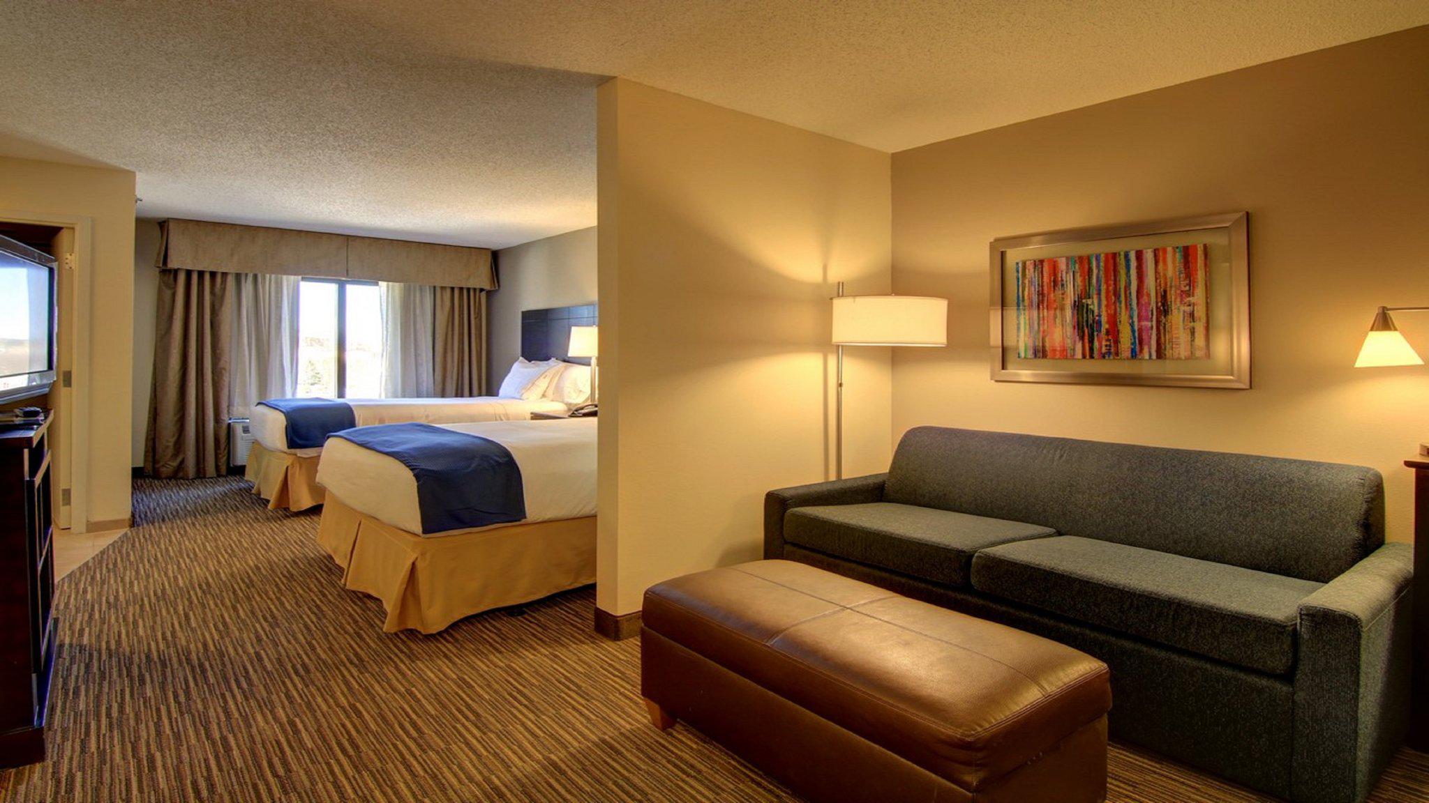 Holiday Inn Express & Suites Alpharetta - Windward Parkway Photo