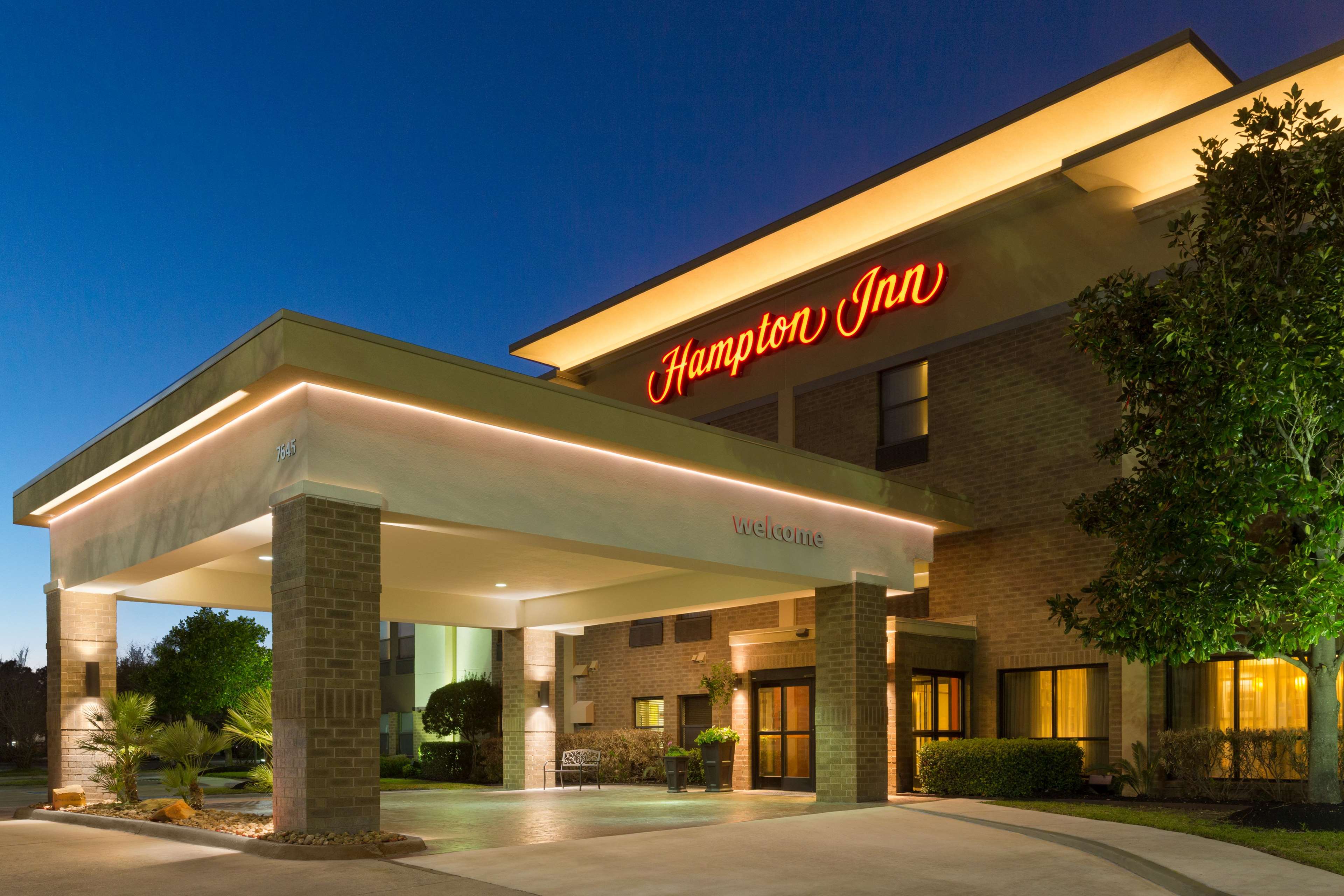 Hampton Inn Houston-Willowbrook Mall Photo